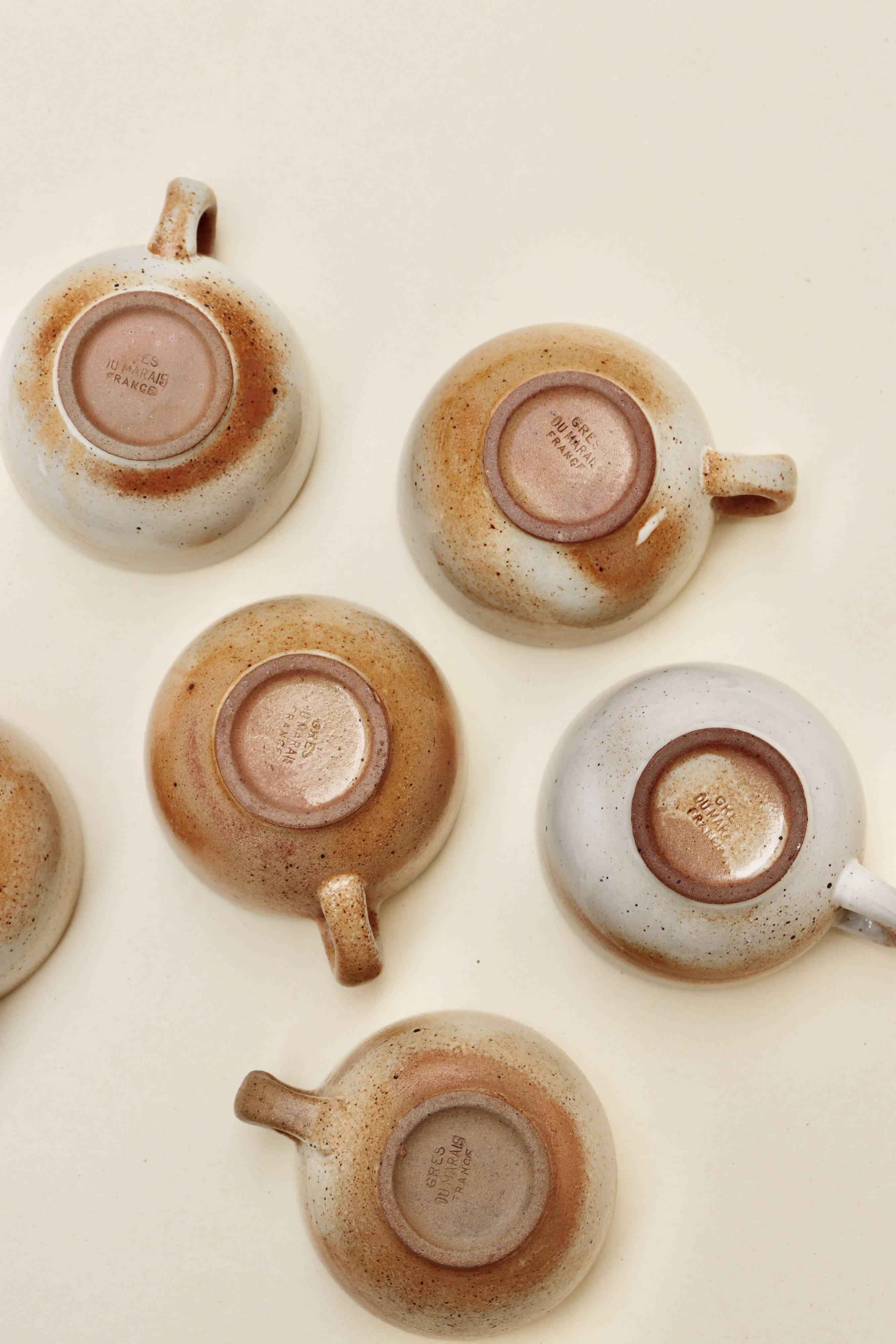 Lot de tasses en grès