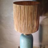 lampe style 70s ceramique bleu vert 40x13 et abat jour  en rafia  H total 57x23  elec ok