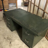 Strafor green industrial desk