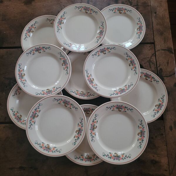 Set de 11 assiettes Saint-Clément, collection Félicie – Années 60