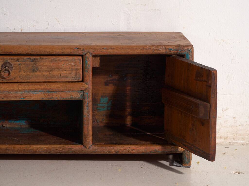 Meuble bas ancien en bois d’orme – Chine, vers 1900