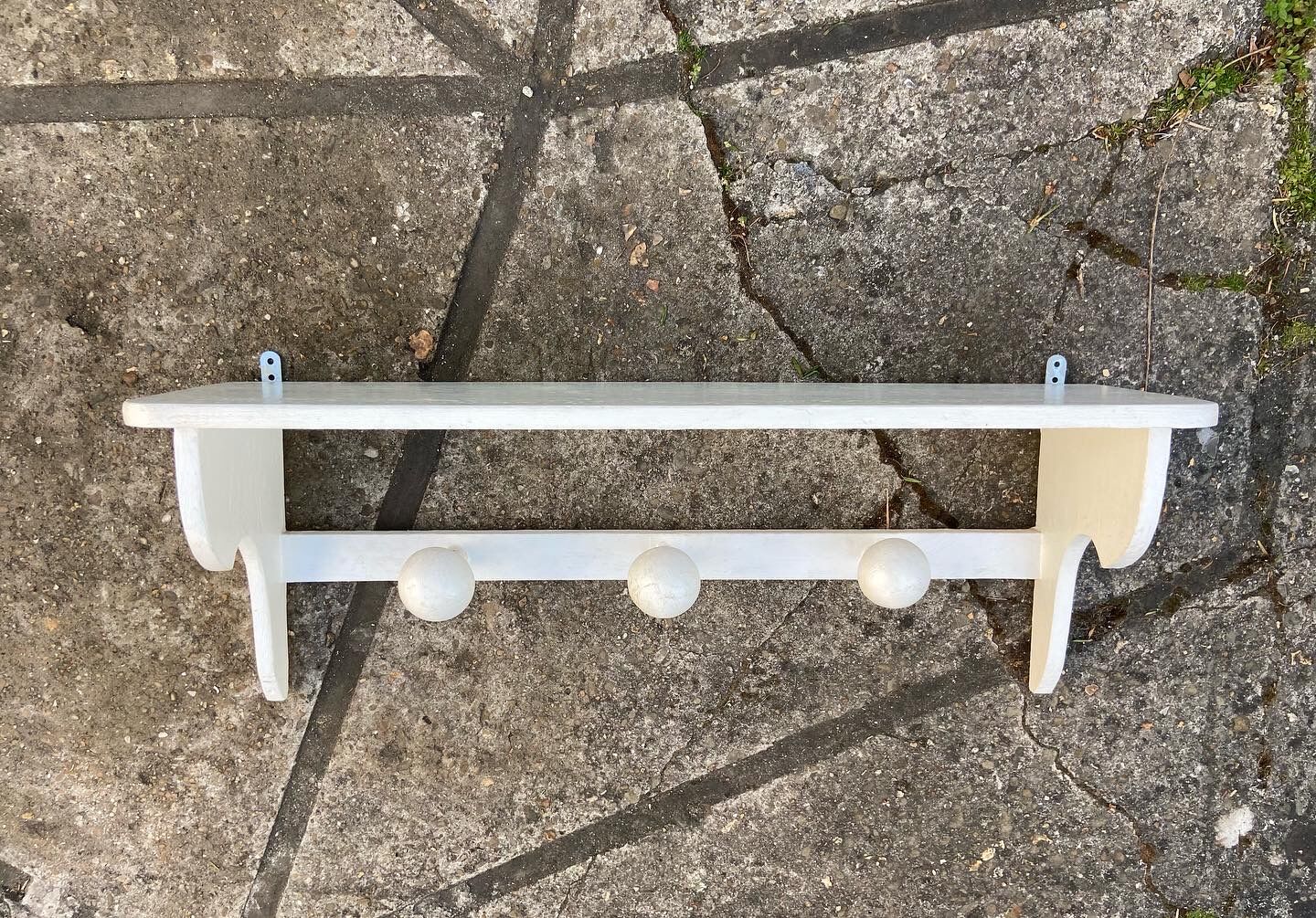 Vintage wall coat rack 3 hooks & shelf