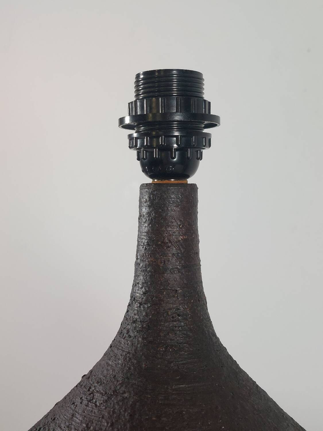 Vintage ceramic table lamp from the 1950s.
