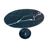 Side table by Eero Saarinen for Knoll