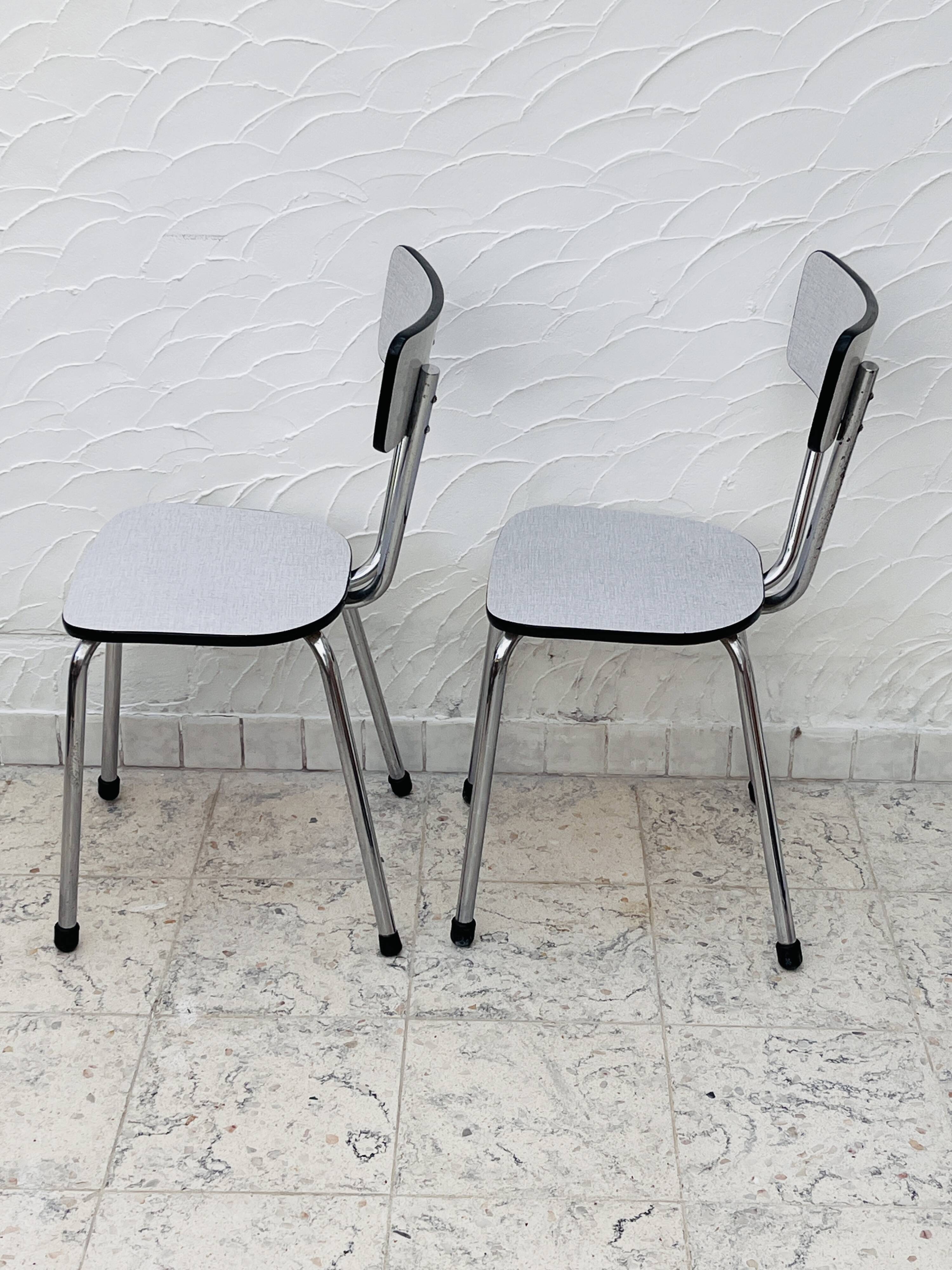 Set of 2 Formica chairs