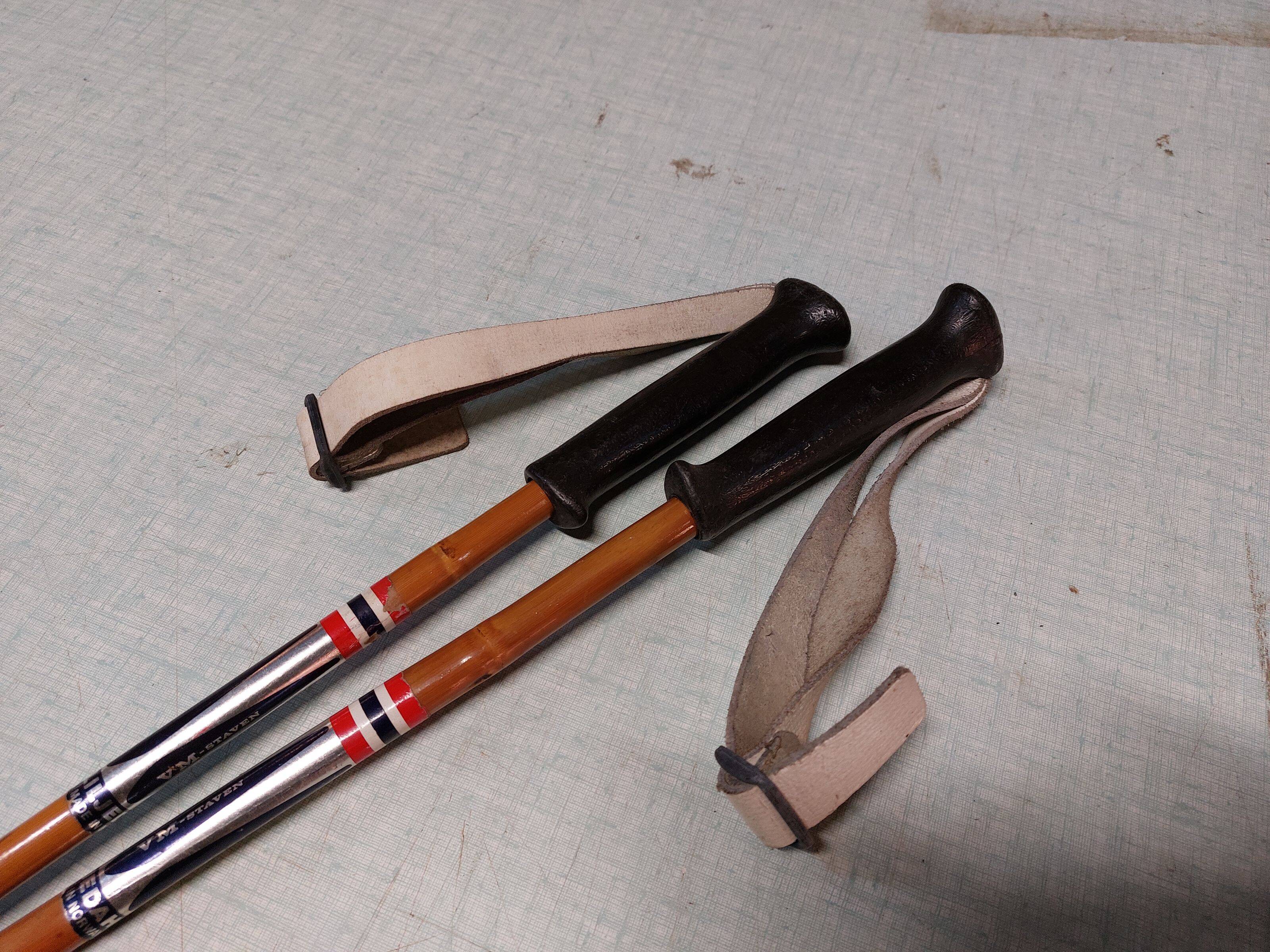 Pair of vintage bamboo ski poles - VM STAVEN - 131 cm