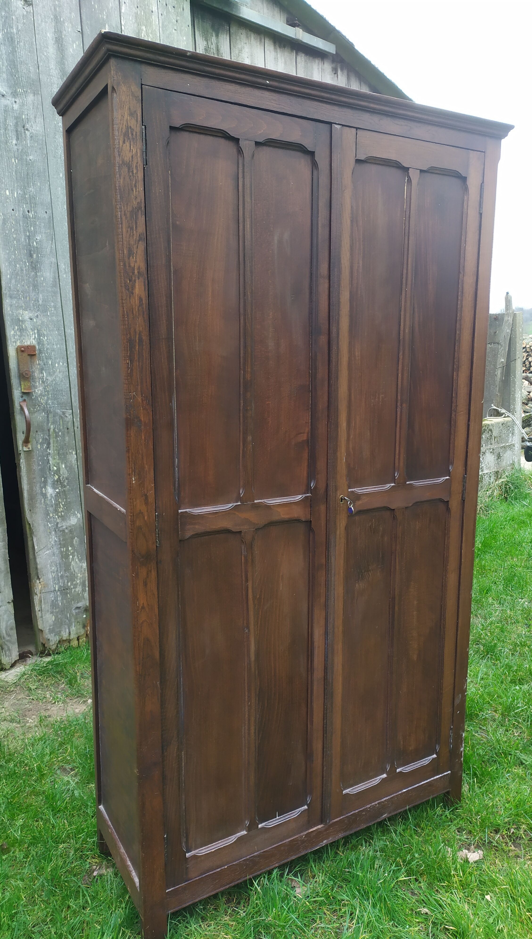 Armoire parisienne
