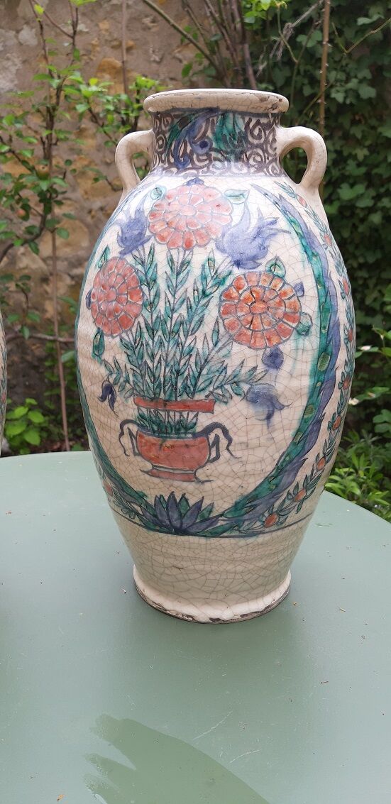 Paire de vases ovoïdes