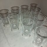 10 verres à liqueur en cristal
