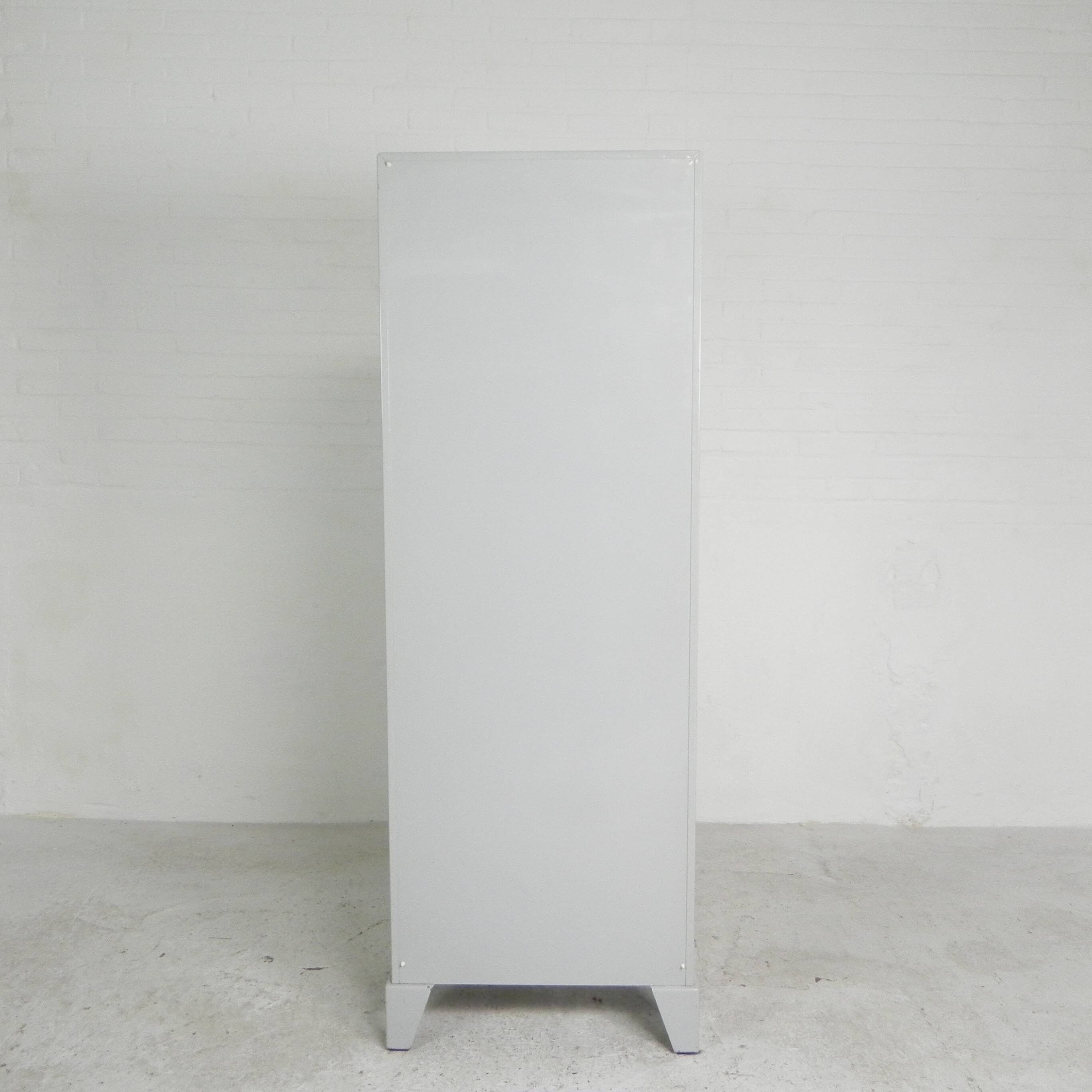 Steel doctor's cabinet, medicine cabinet, Oostwoud, 1960s