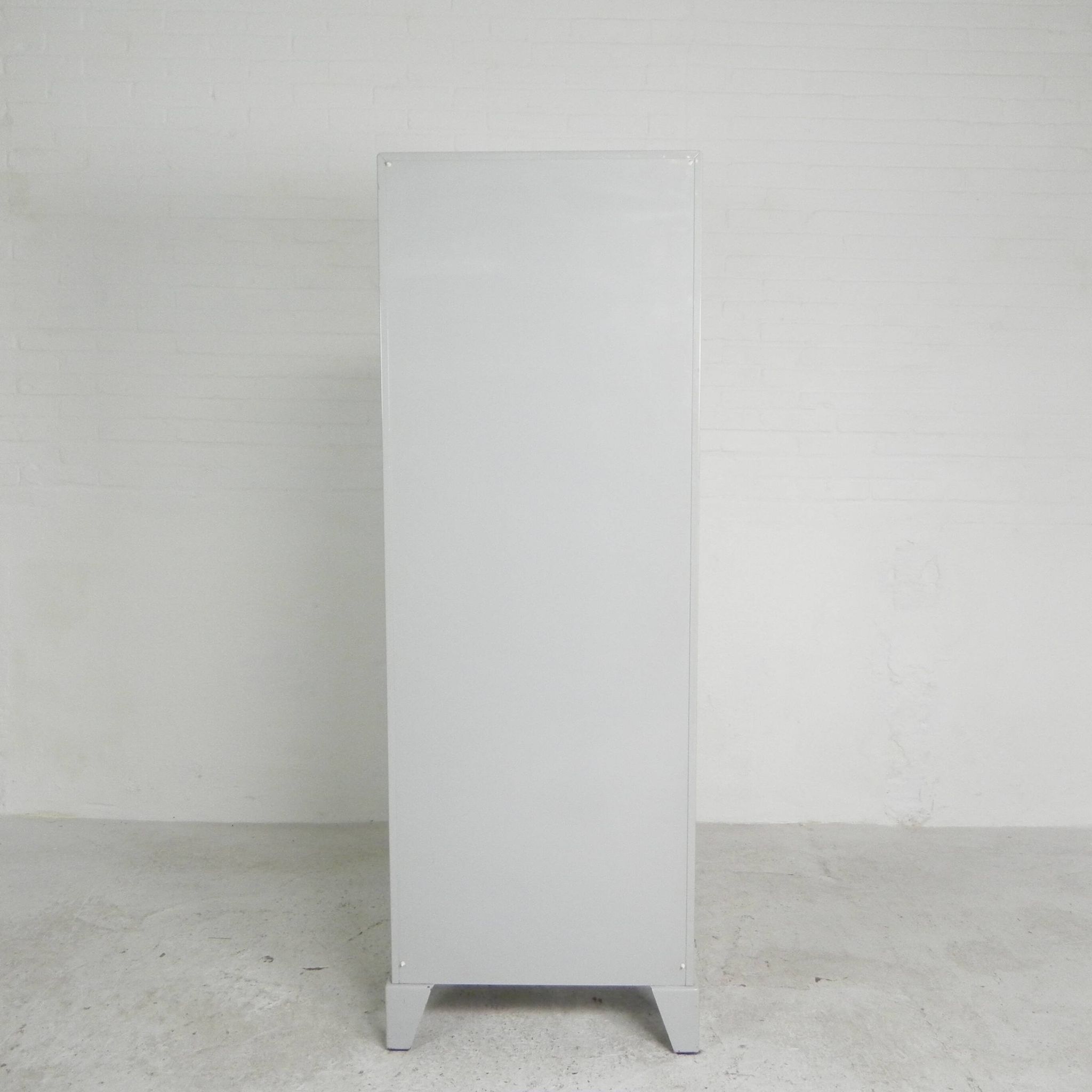 Steel doctor's cabinet, medicine cabinet, Oostwoud, 1960s