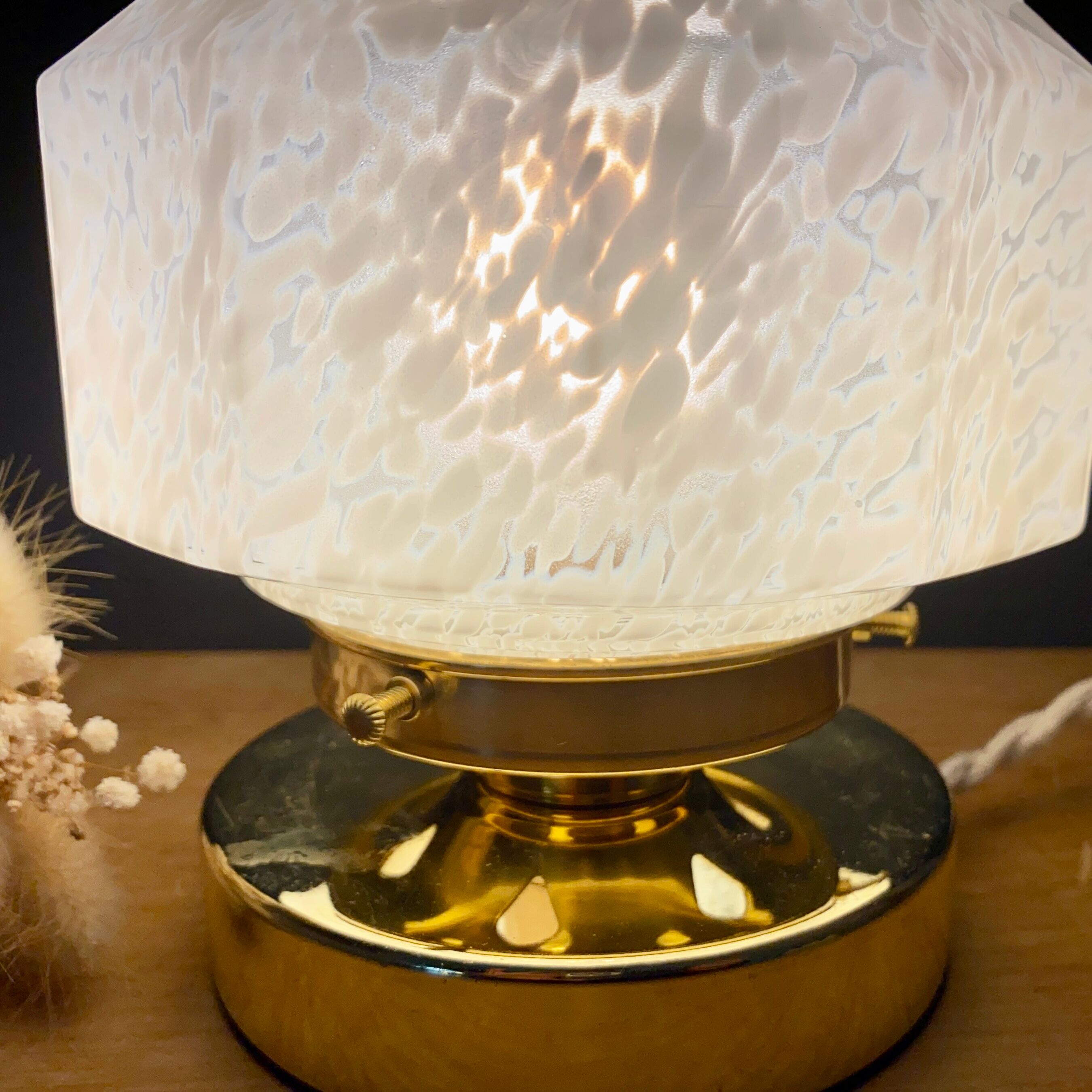 Table lamp vintage globe art deco glass of Clichy white