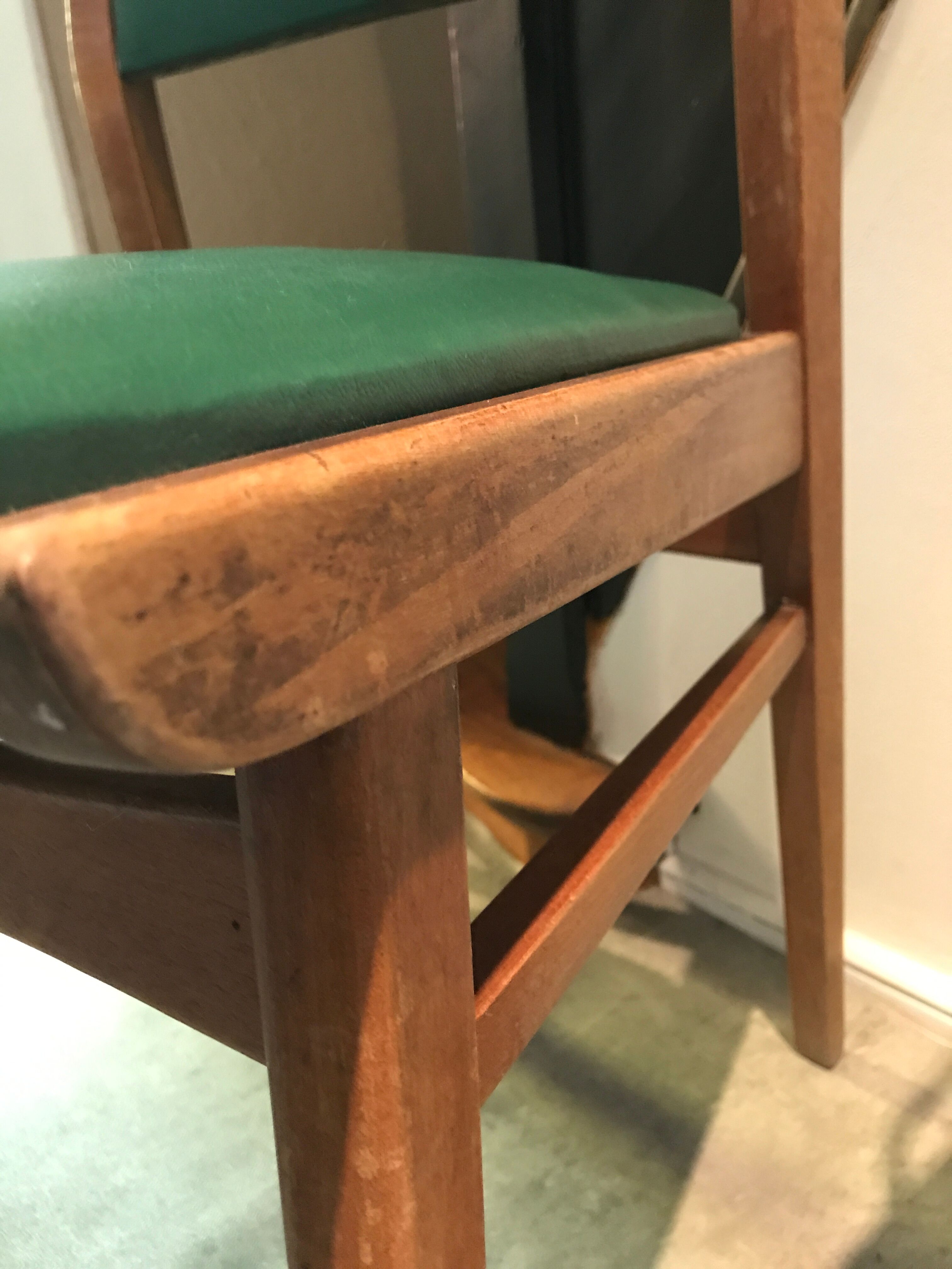 Set of 2 chairs with compass legs