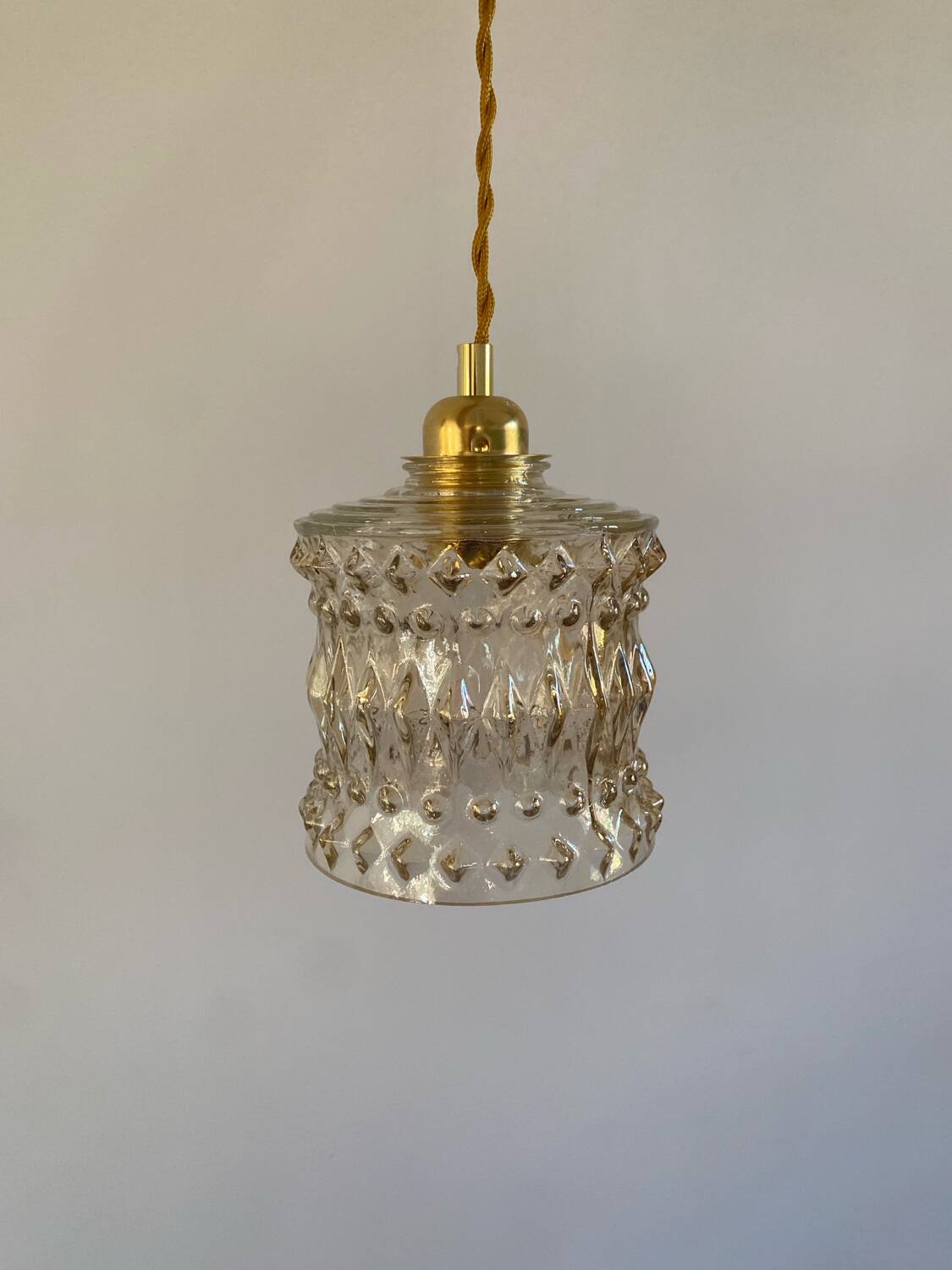 Suspension with vintage amber glass globe