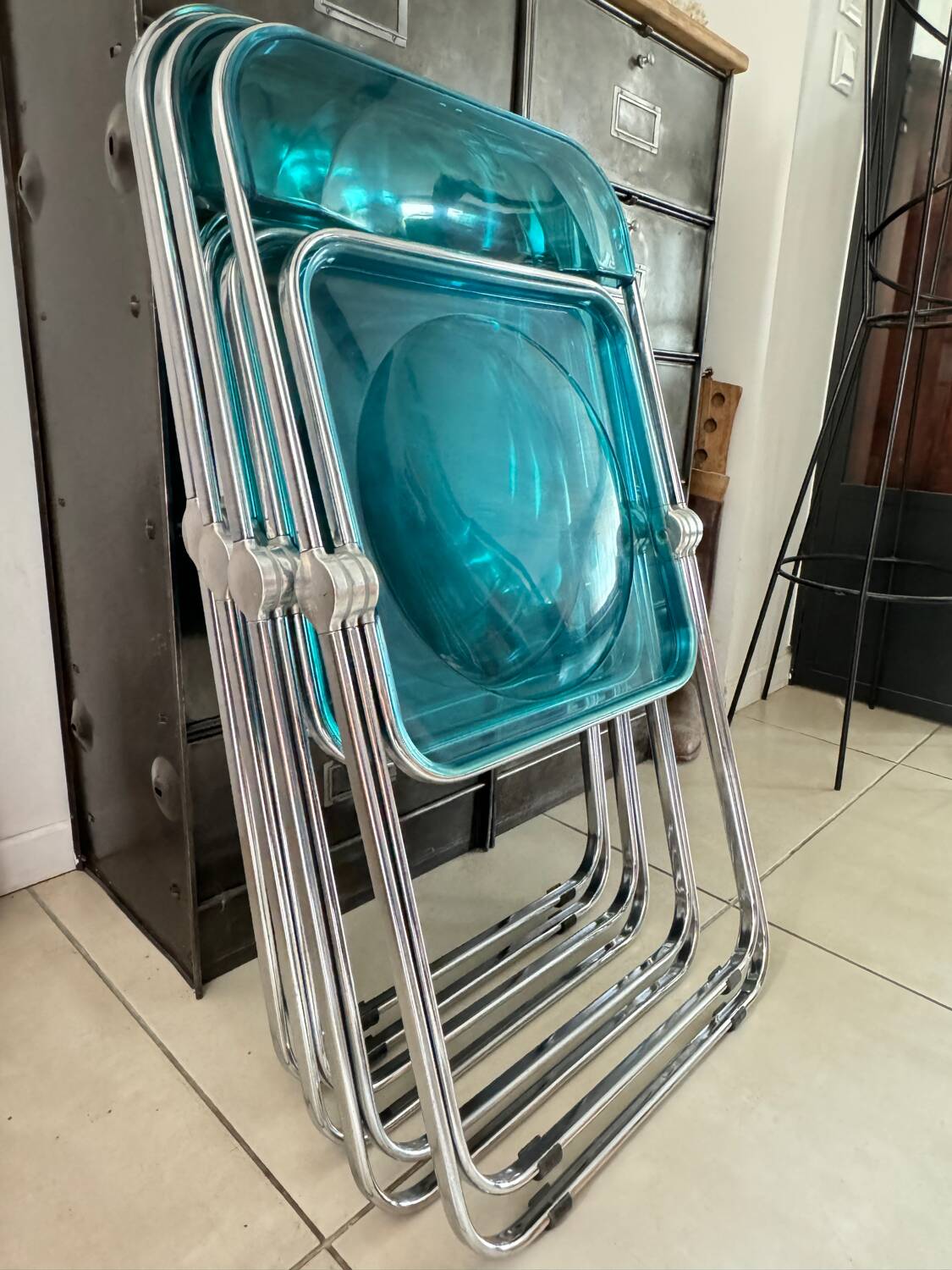Set of 4 blue Plia folding chairs by Castelli