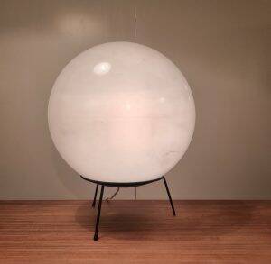Large plastic sphere globe table lamp – Raak Amsterdam | Vintage design lamp