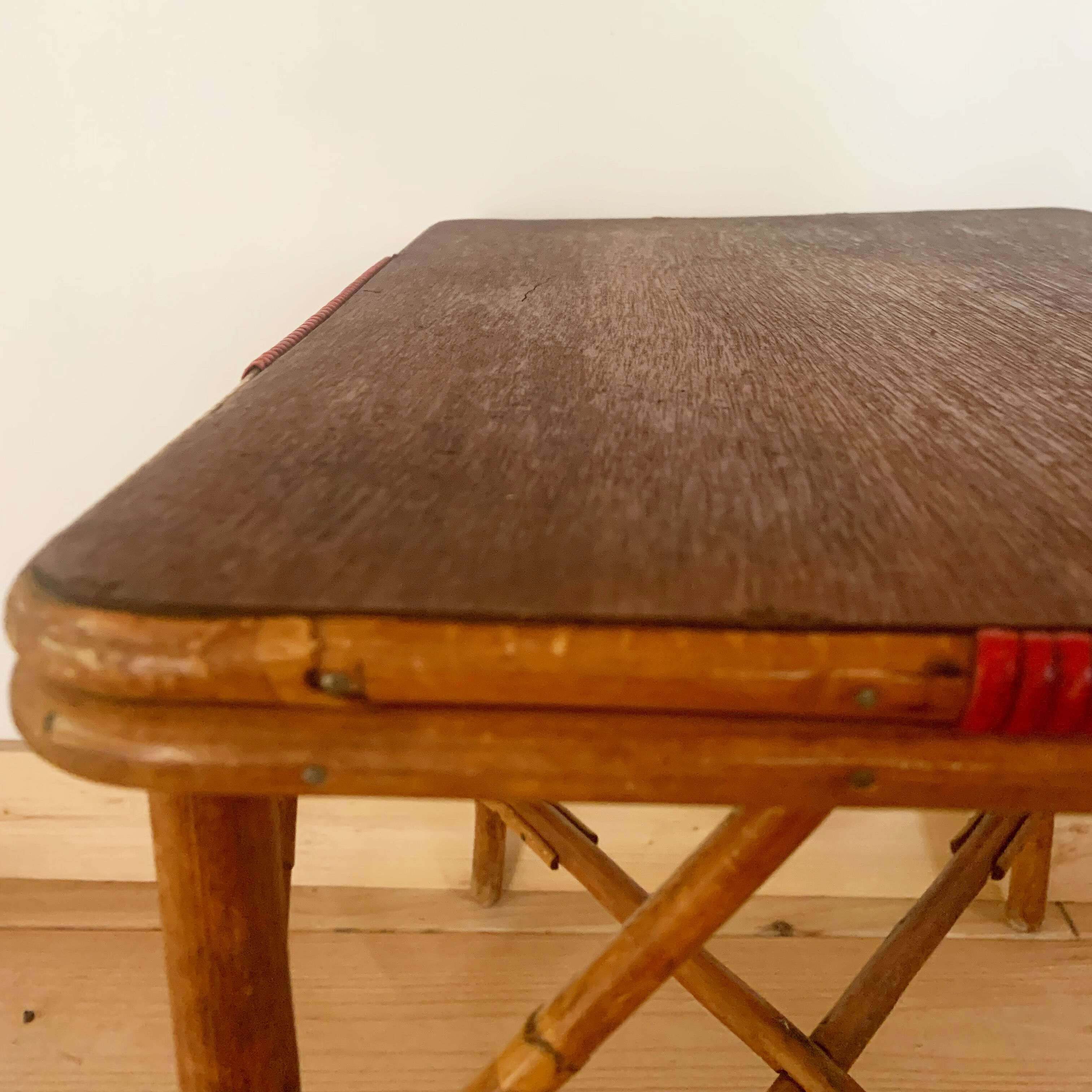 Table d’appoint des années 50