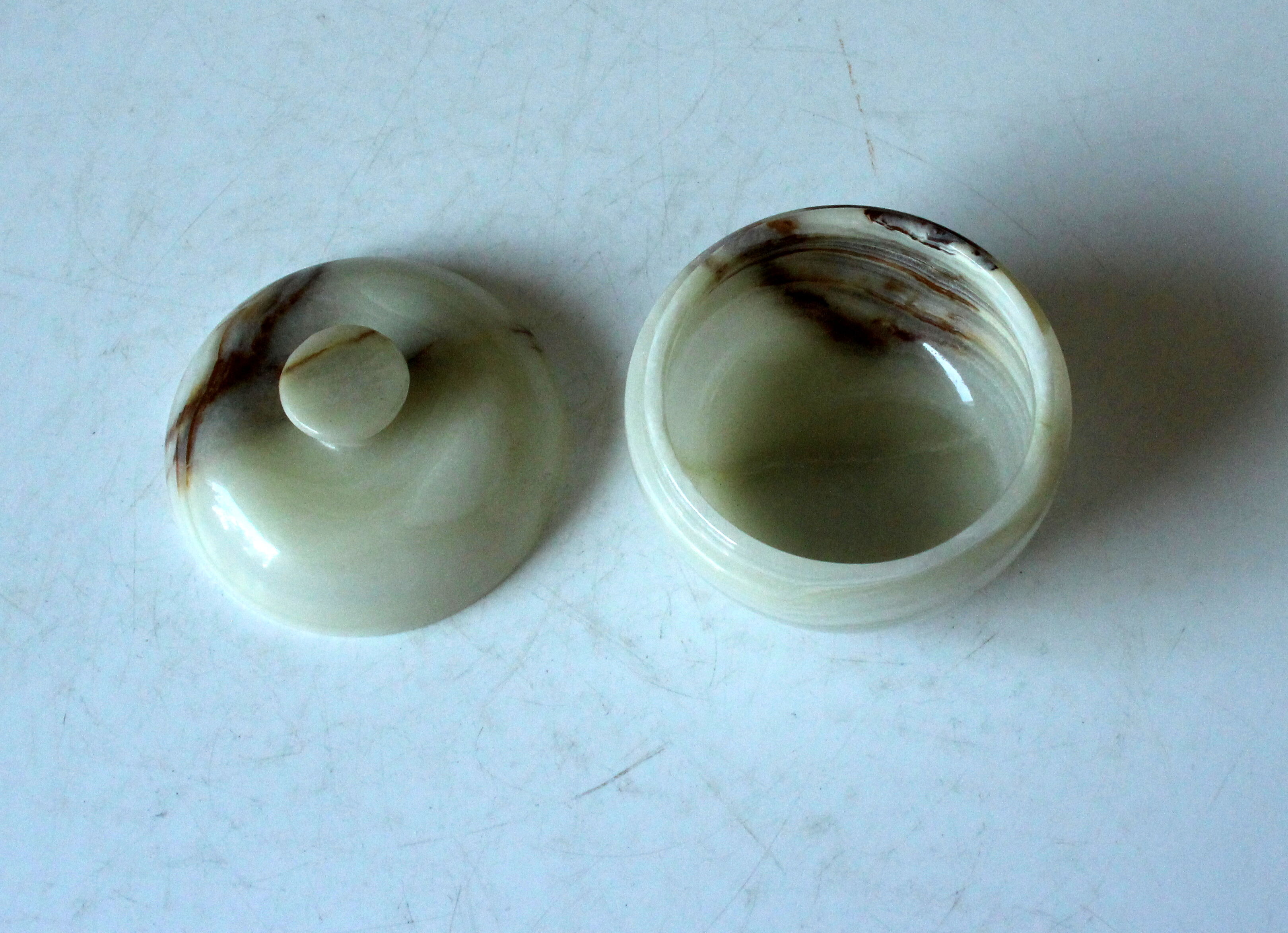 Handmade onyx bowl with lid from the 1970