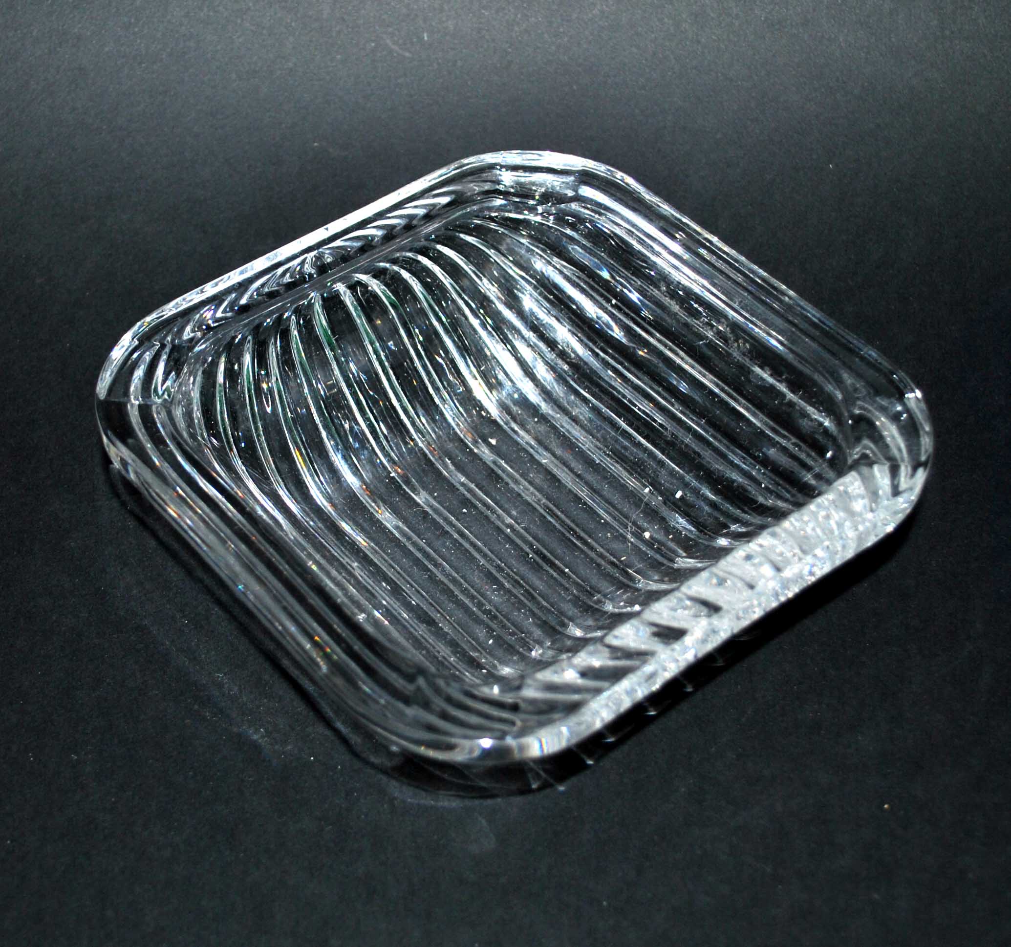 Cendrier vintage en cristal moulé 14 x 4.5cm