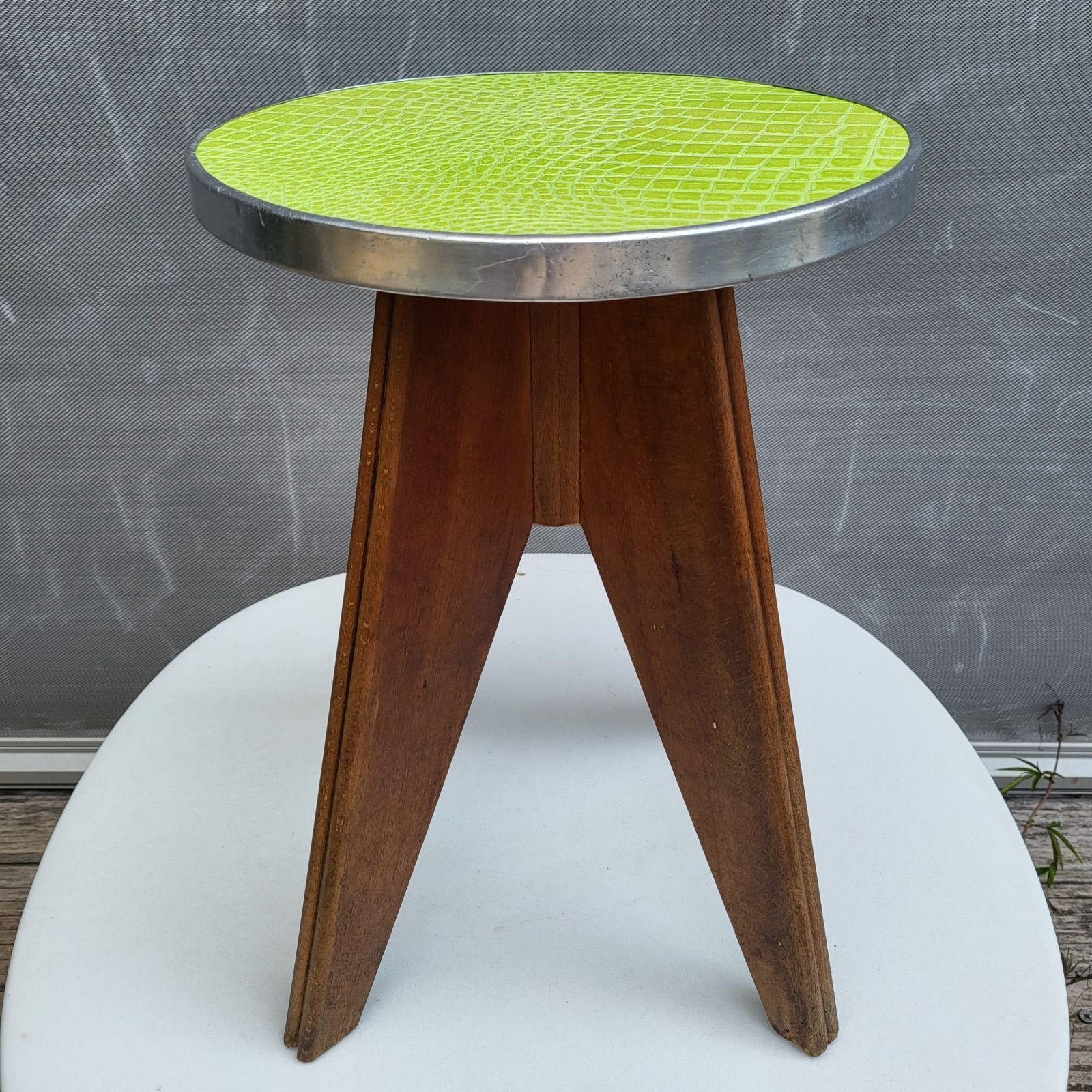 Vintage pop design stool 1950 • granny green leather