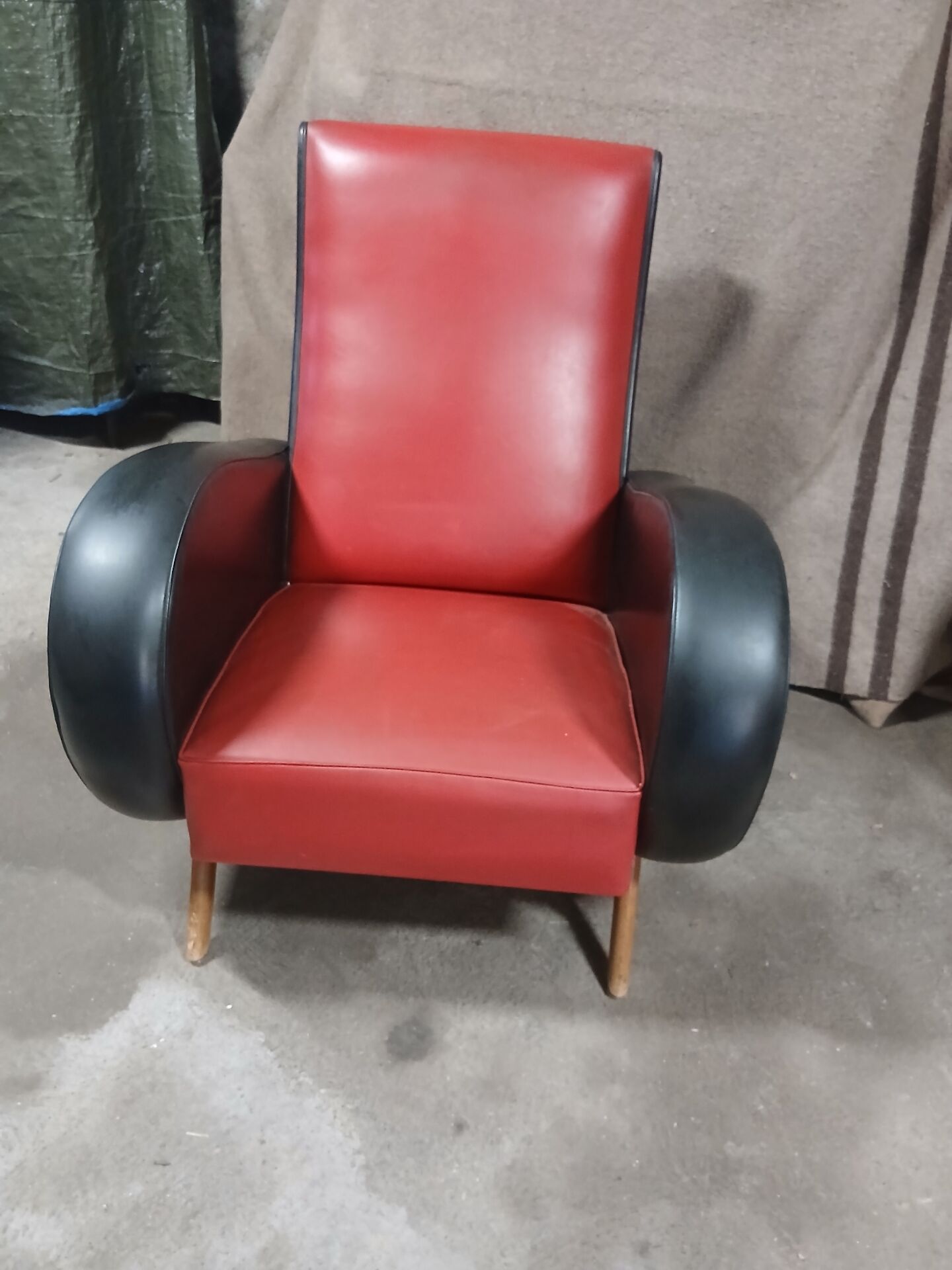 Armchair from the 60s in Skai.