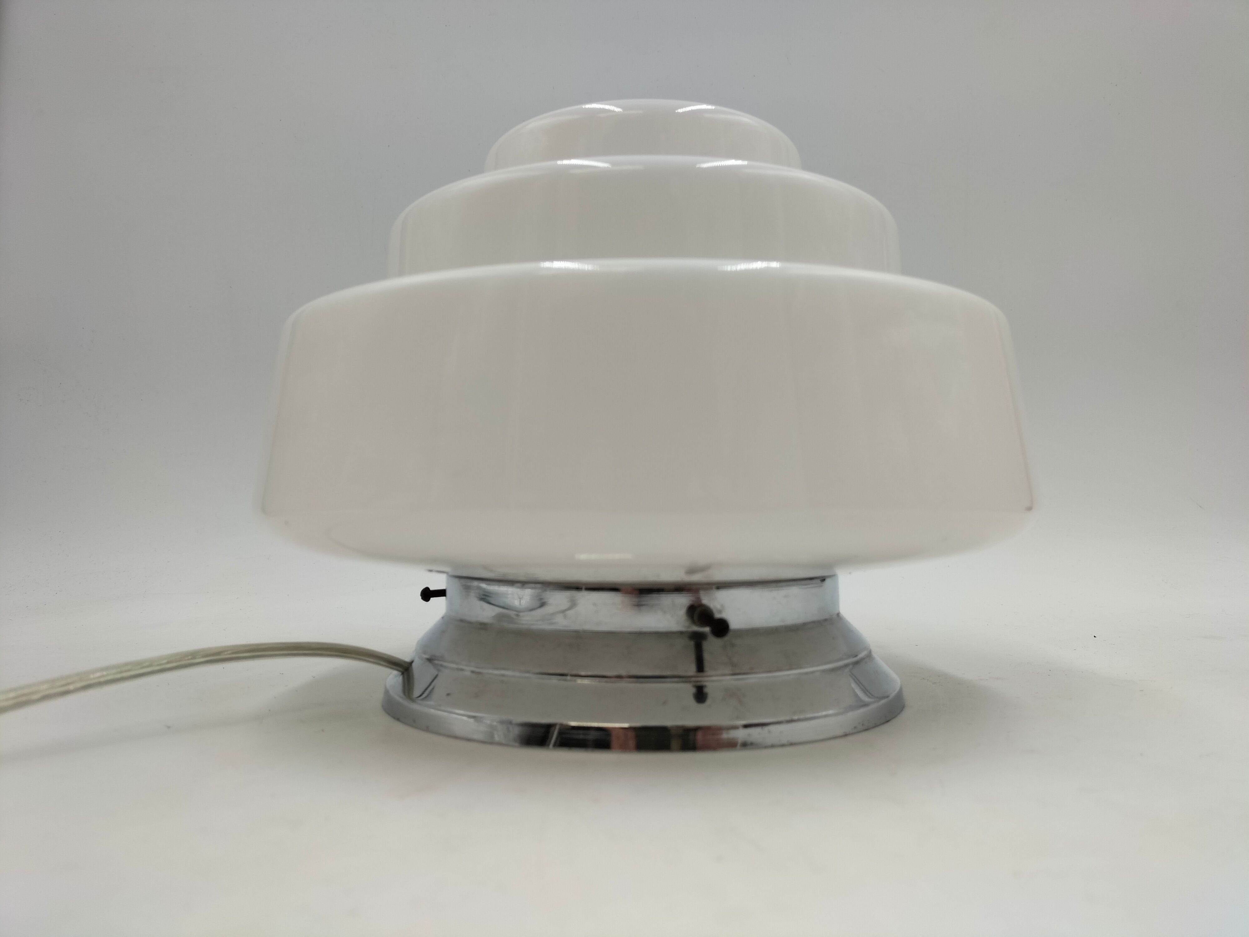 Art deco building lamp