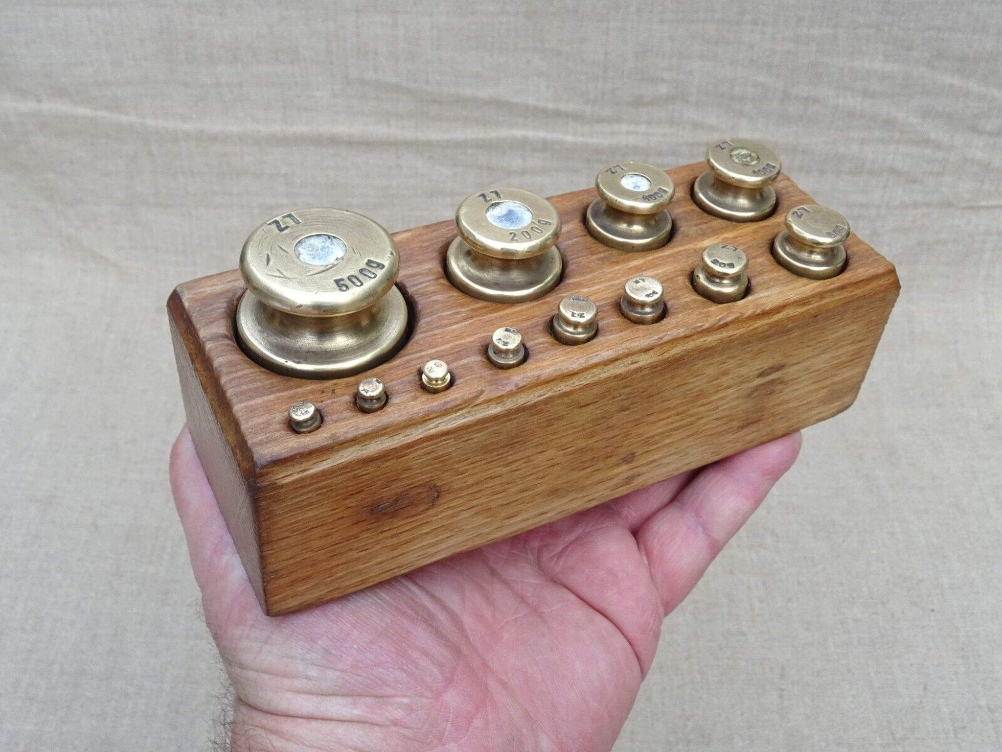 Old box 12 weight flat head brass from 1g to 500g for complete scale