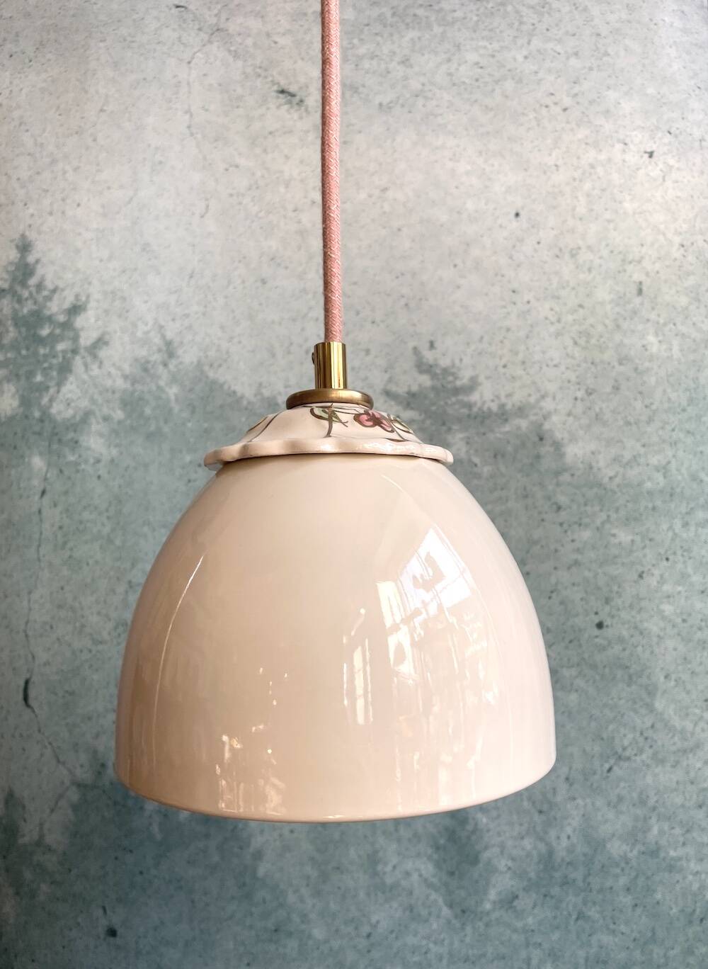 Beige ceramic lamp and decorative bowl