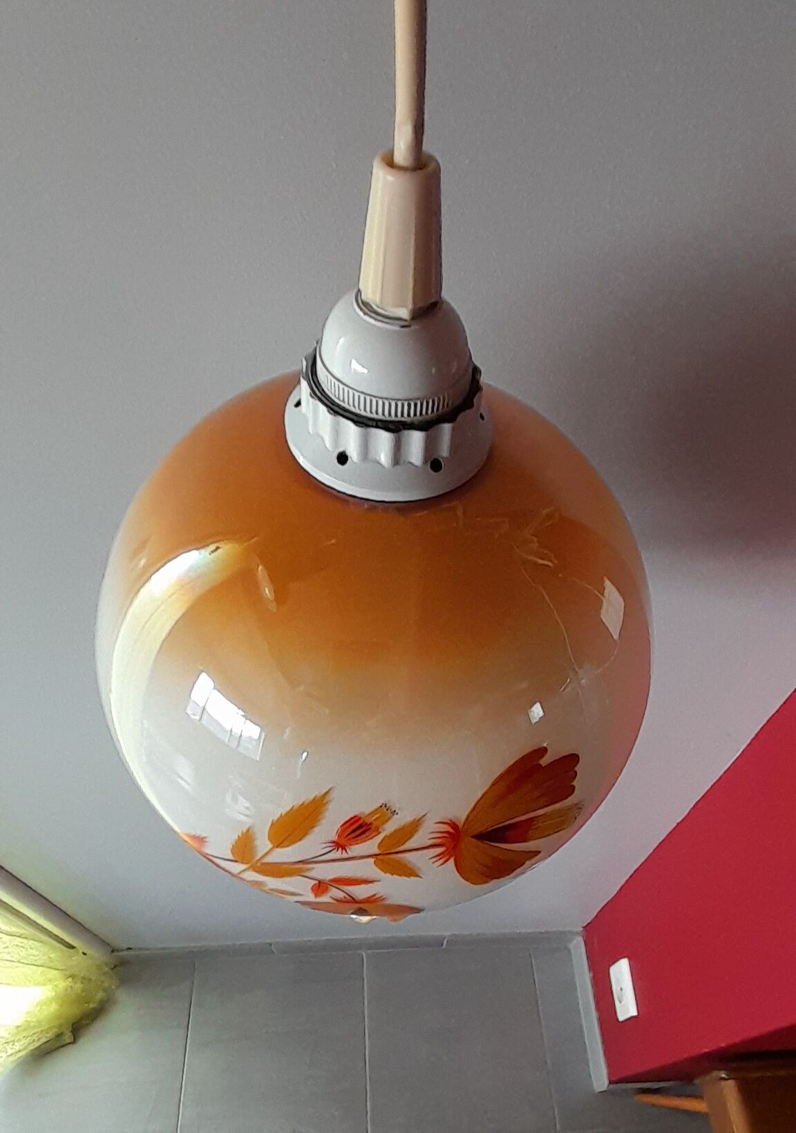 Suspension in opaline globe floral 70s