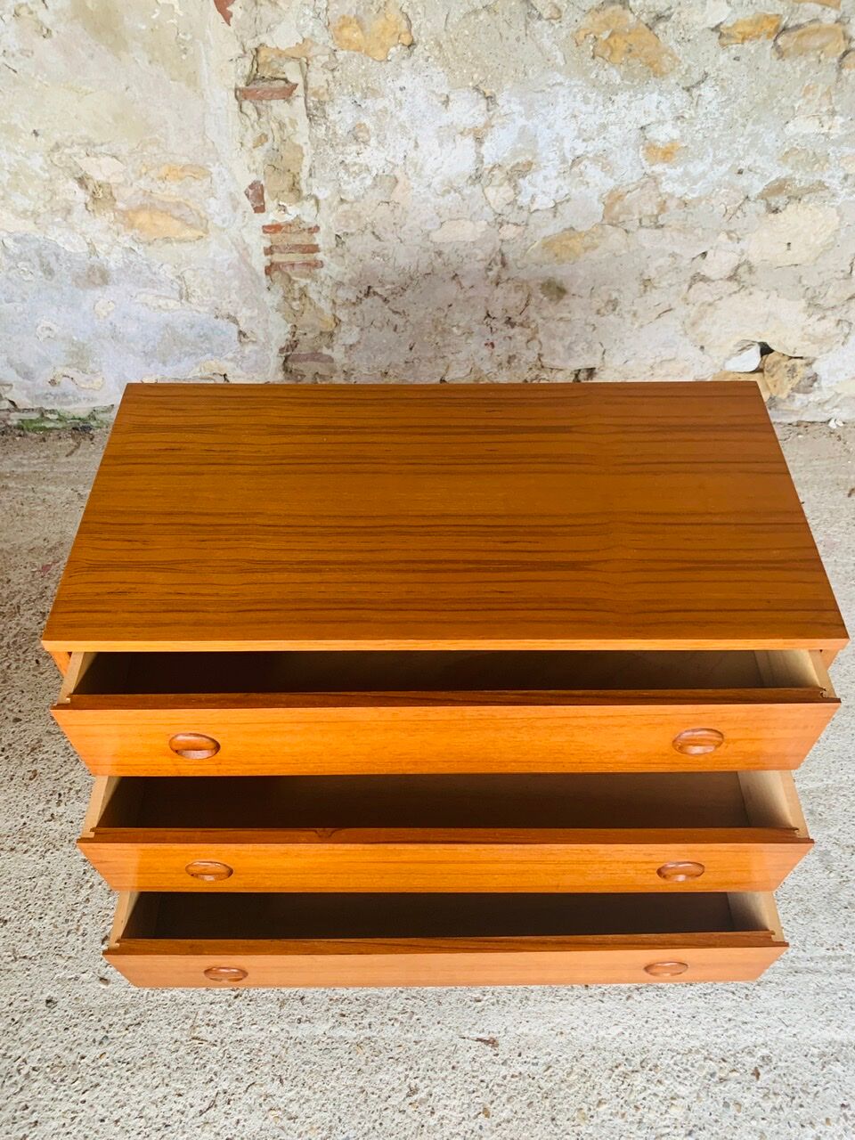 Vintage chest of drawers, Scandinavian teak style, circa 60 metal feet
