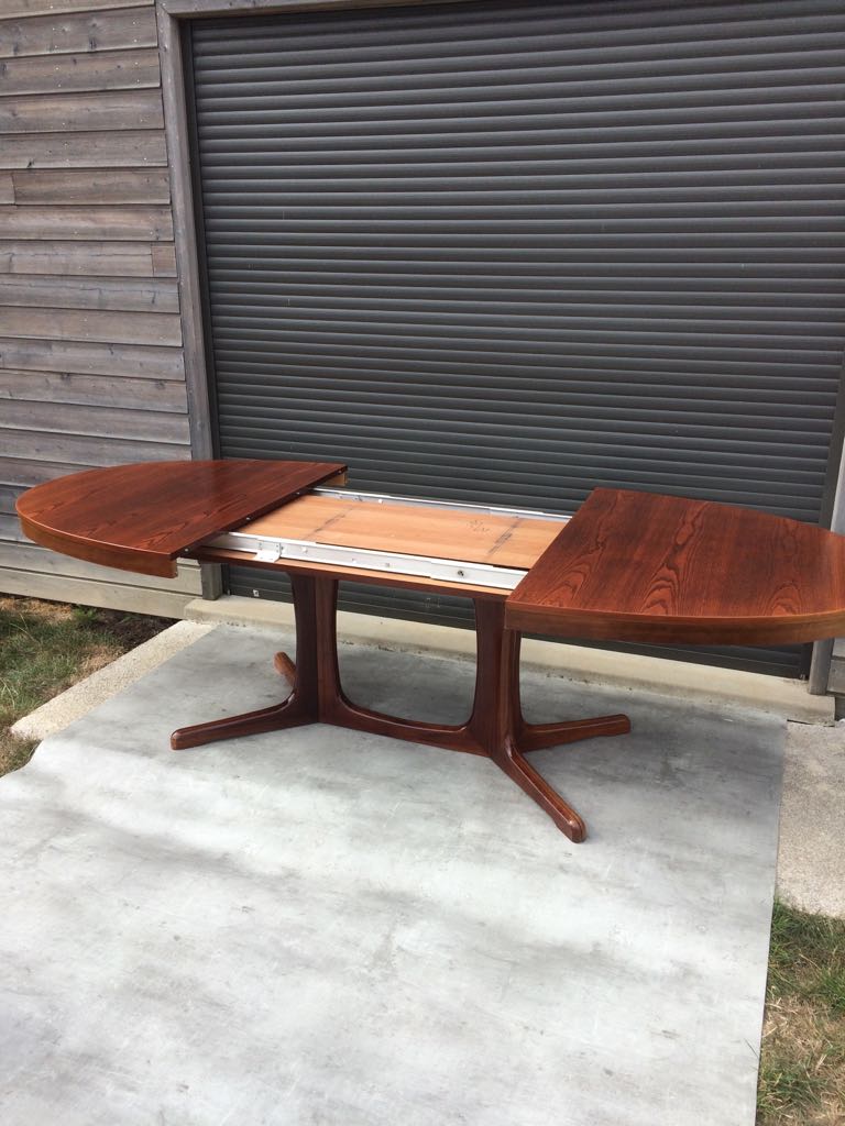 60s extensible wooden table