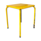 Yellow metal table ☐ 60 x 60 cm
