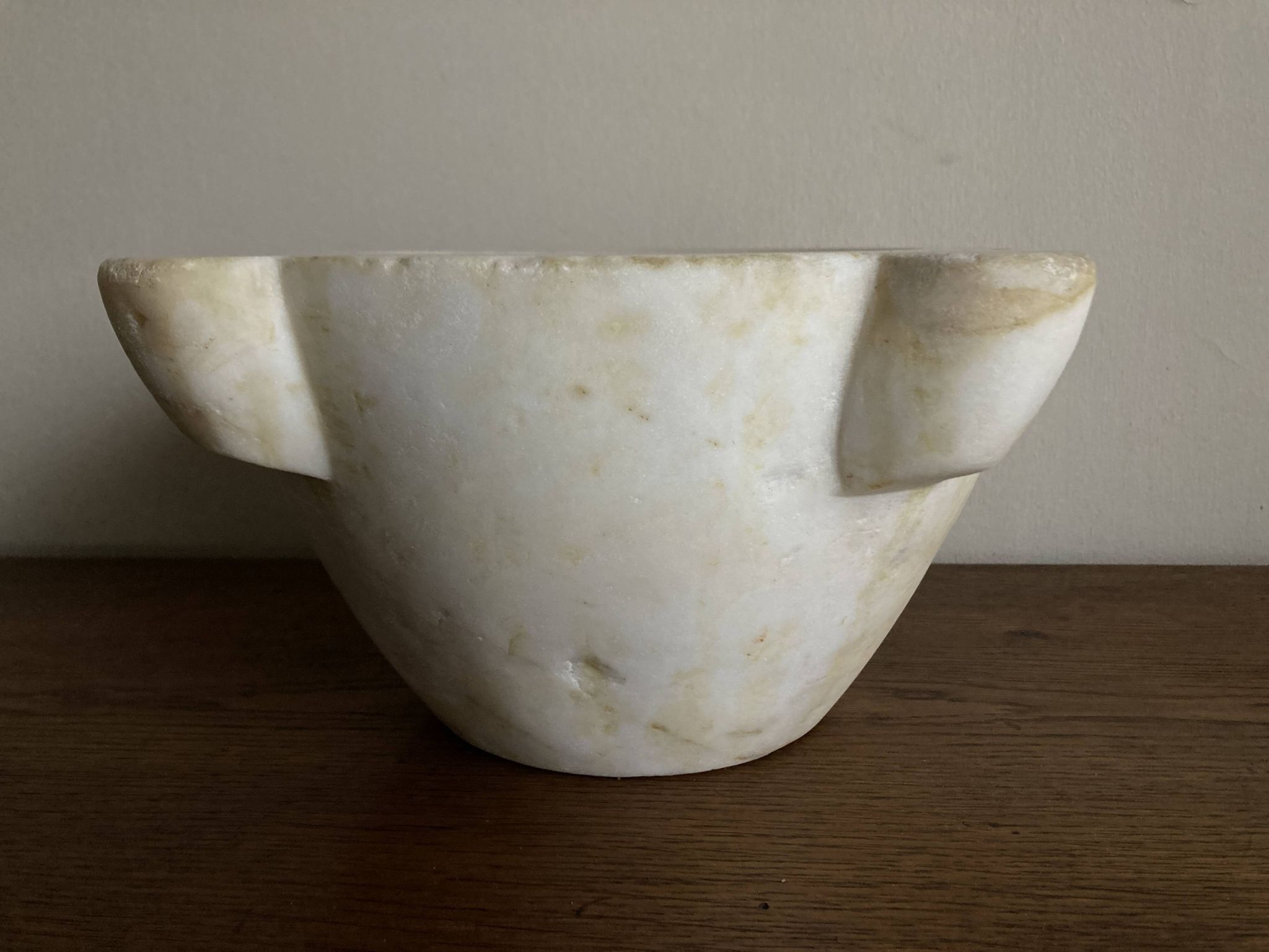 19th-century neo-classical mortar in XXL white marble