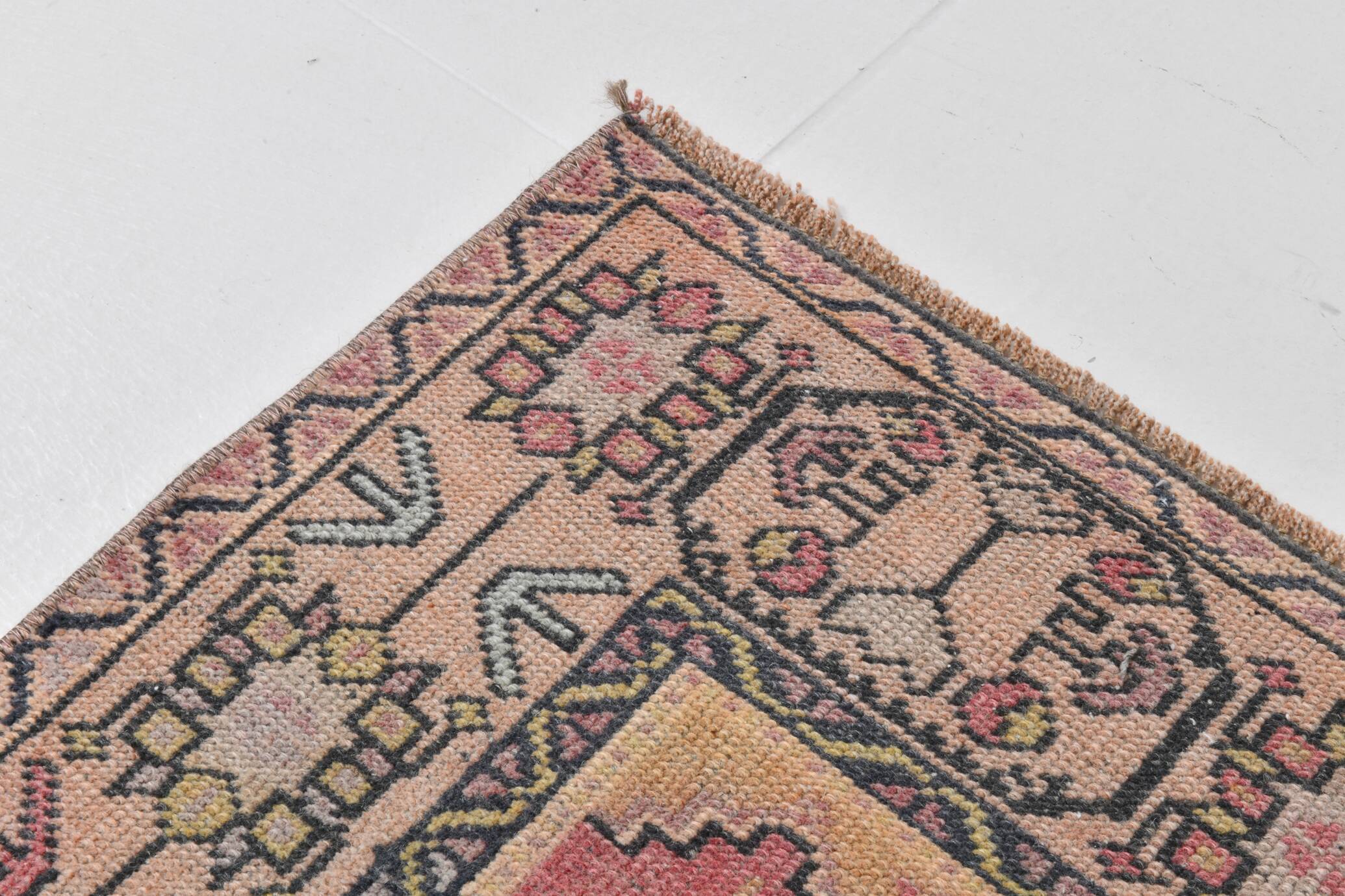 4x8 Turkish Vintage Rug, 123x234Cm