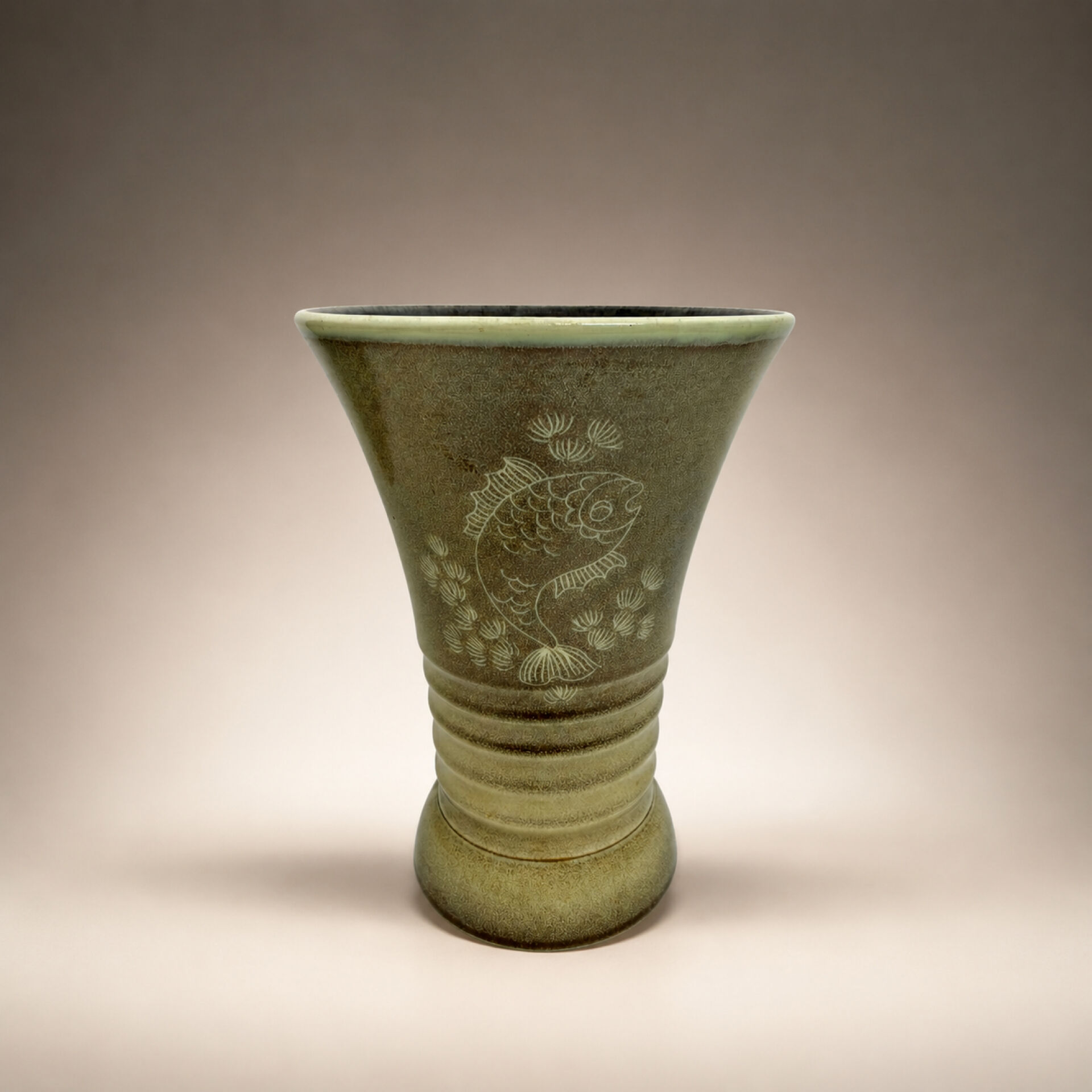 Ziegler vase Schaffhausen – sgraffito fish – Gustav Spörri period