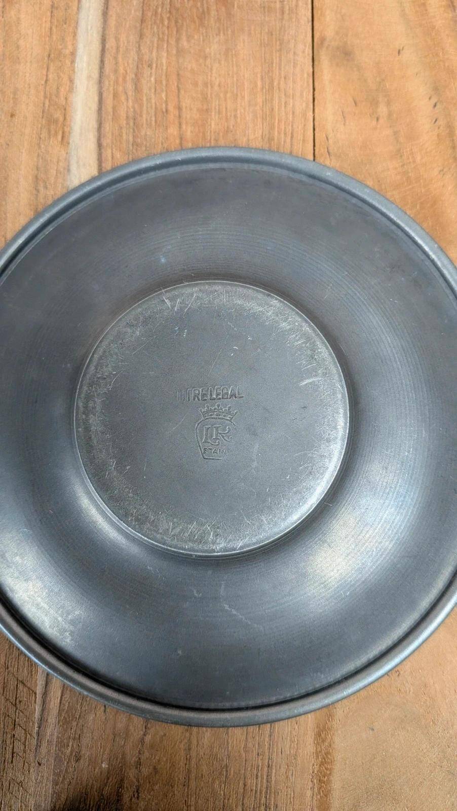 Tin lot – teapot, milk jug & duo of cups/saucers