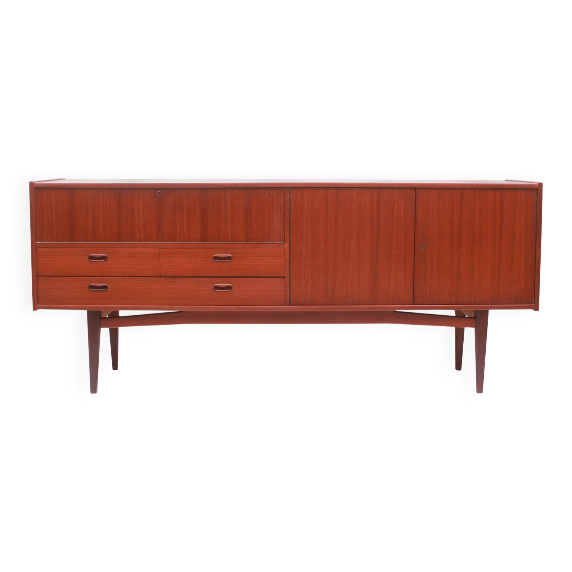 1960s sidebaord in teak