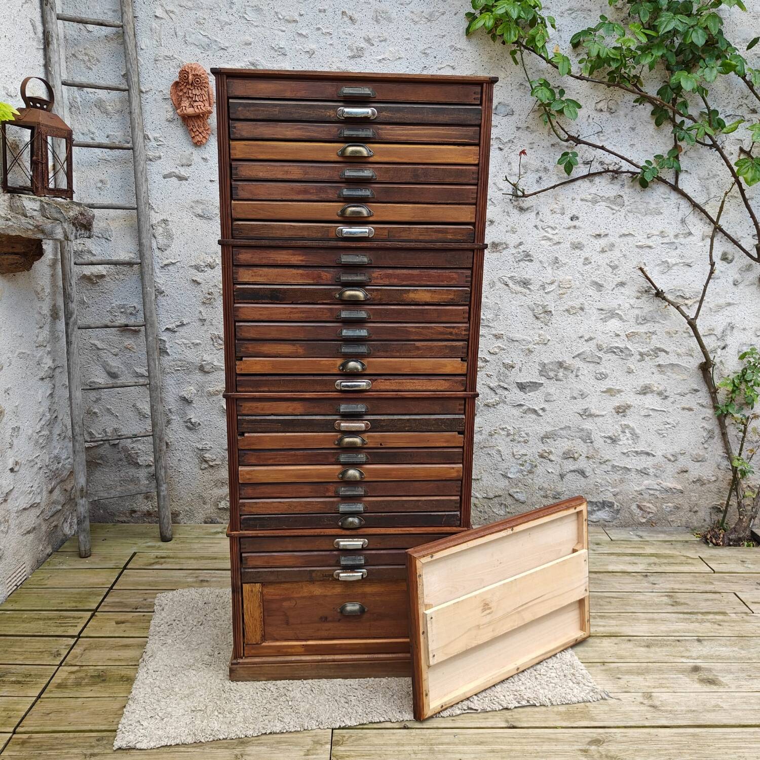 Typographer's trade furniture