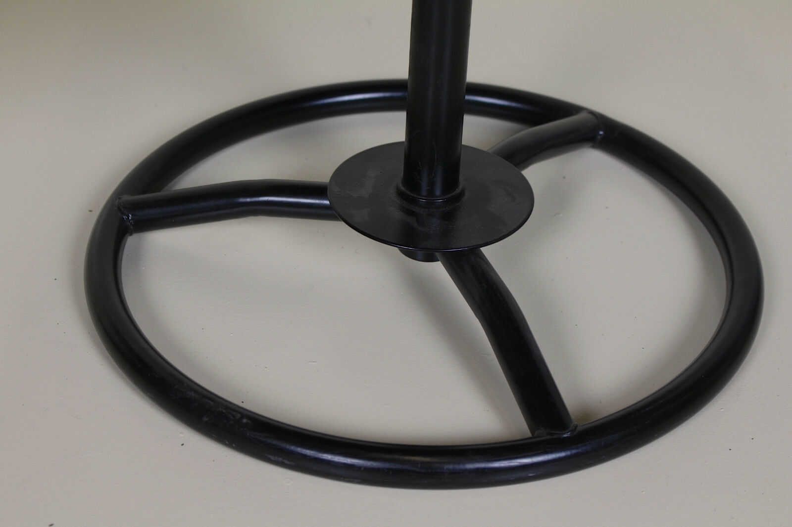 Tabouret danois en cuir noir