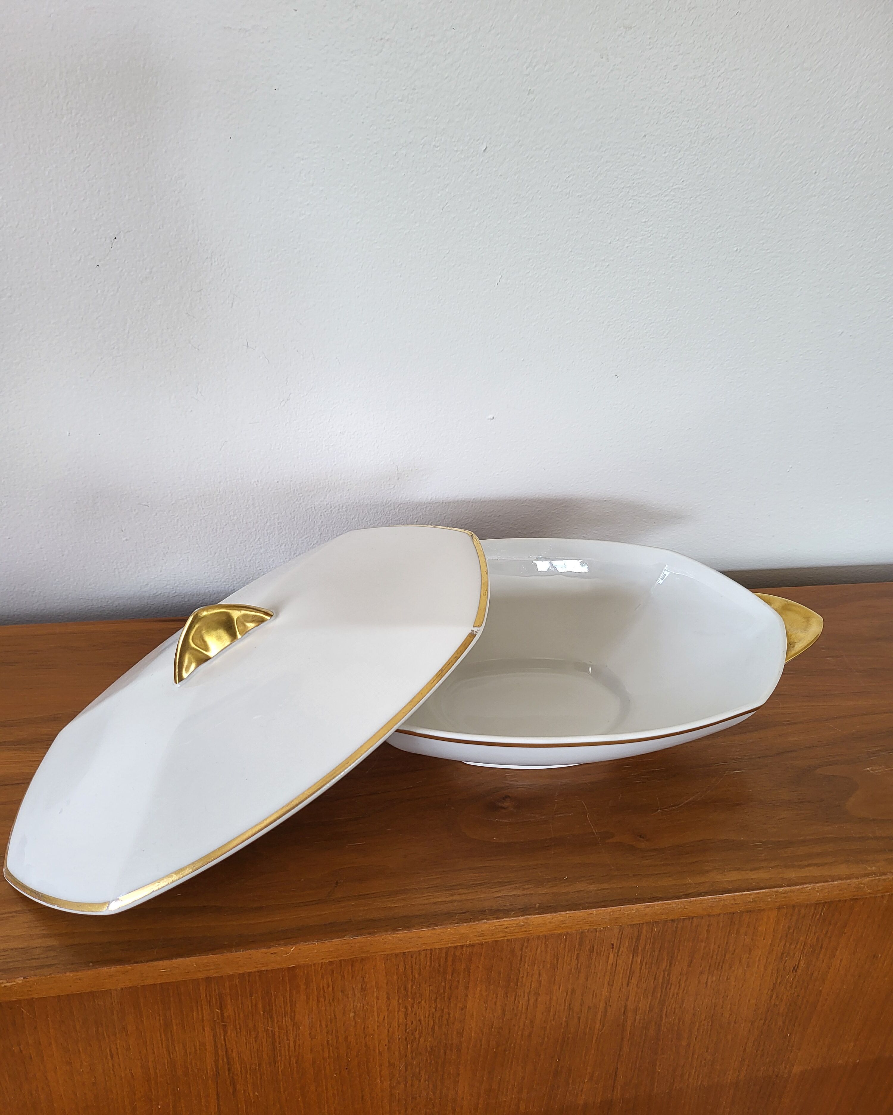Vegetable dish in Limoges porcelain by Jean Boyer