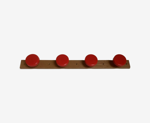 Old coat rack grosfillex red and beige