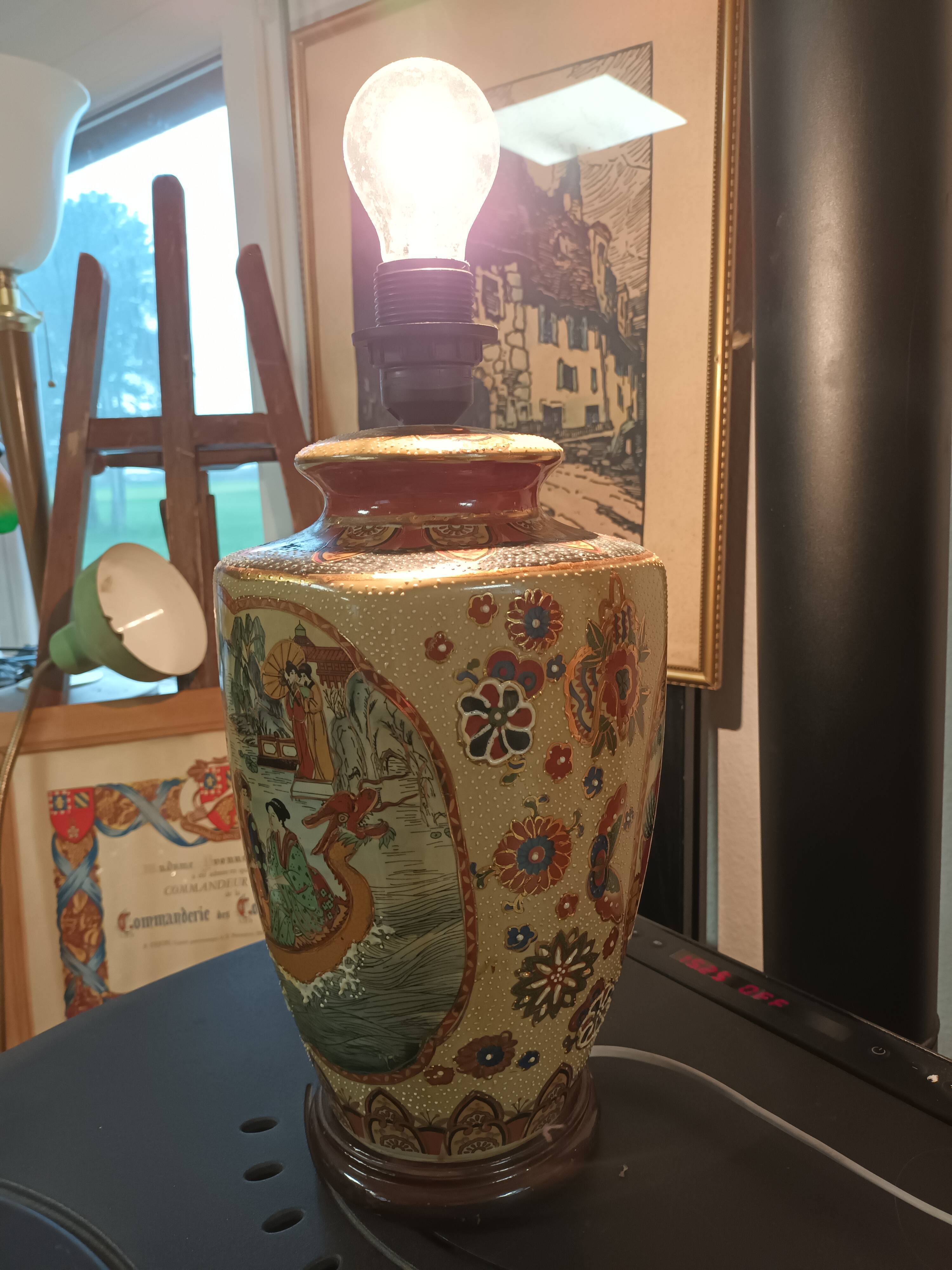 Asian ceramic lamp