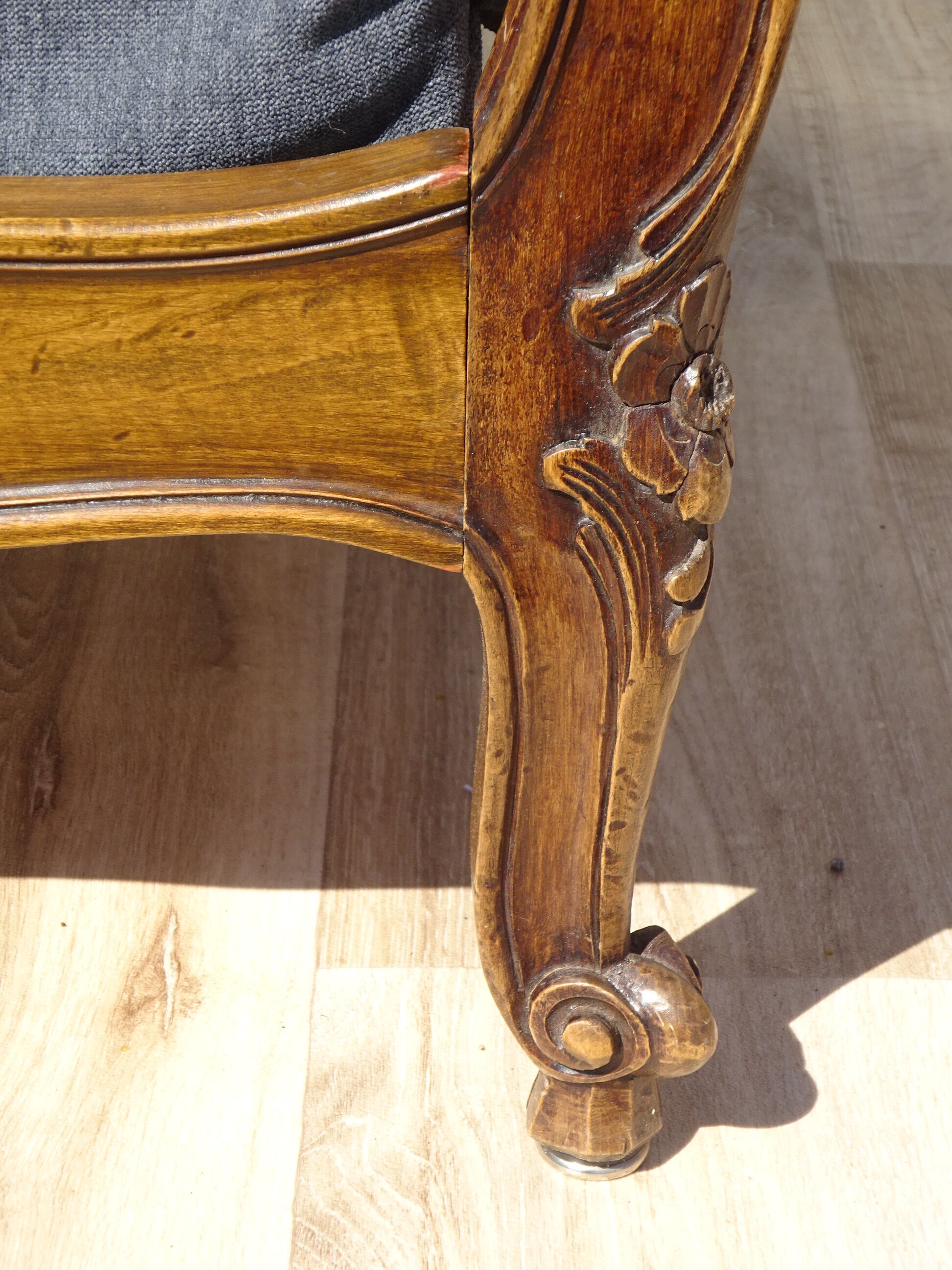 Antique sofa bed, in Louis XV style.