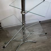 Étagère à quatre plateau orientable en métal chromé