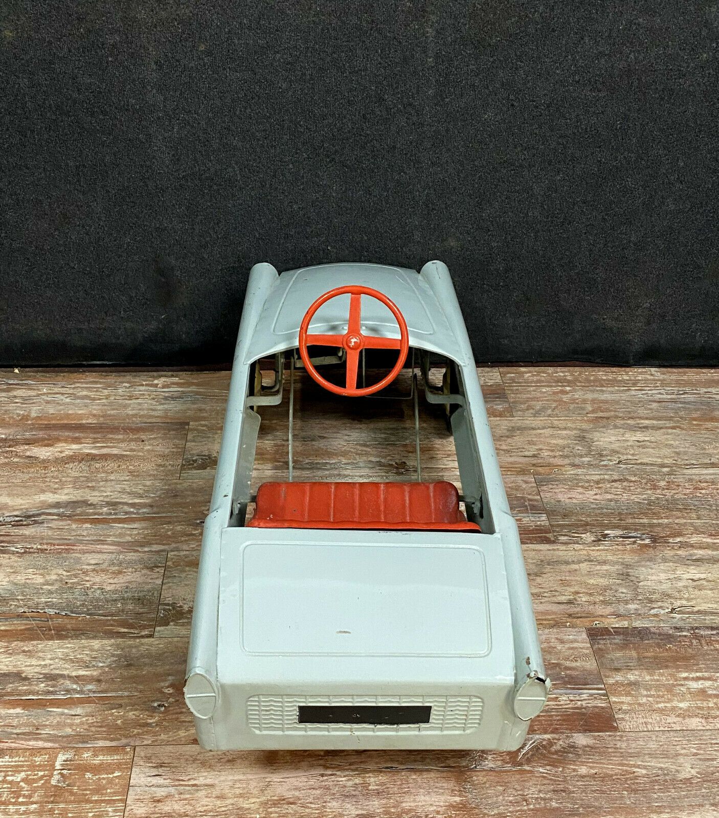 Simca pedal car in sheet metal painted around 1960 for decoration or collector