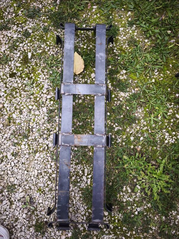 Support à bûches, jardinière en fer forgé