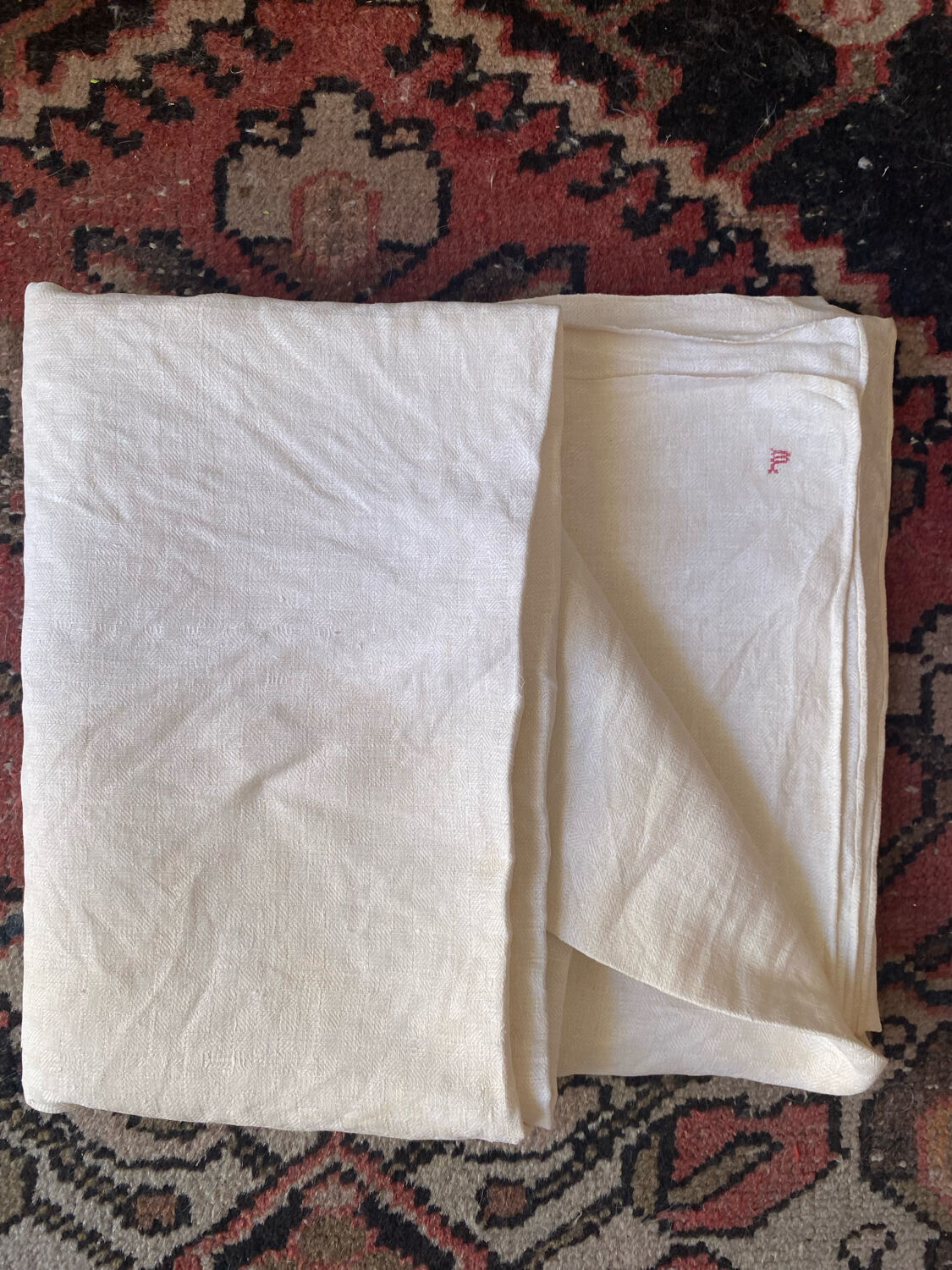 Grande nappe ancienne en coton effet damiers.