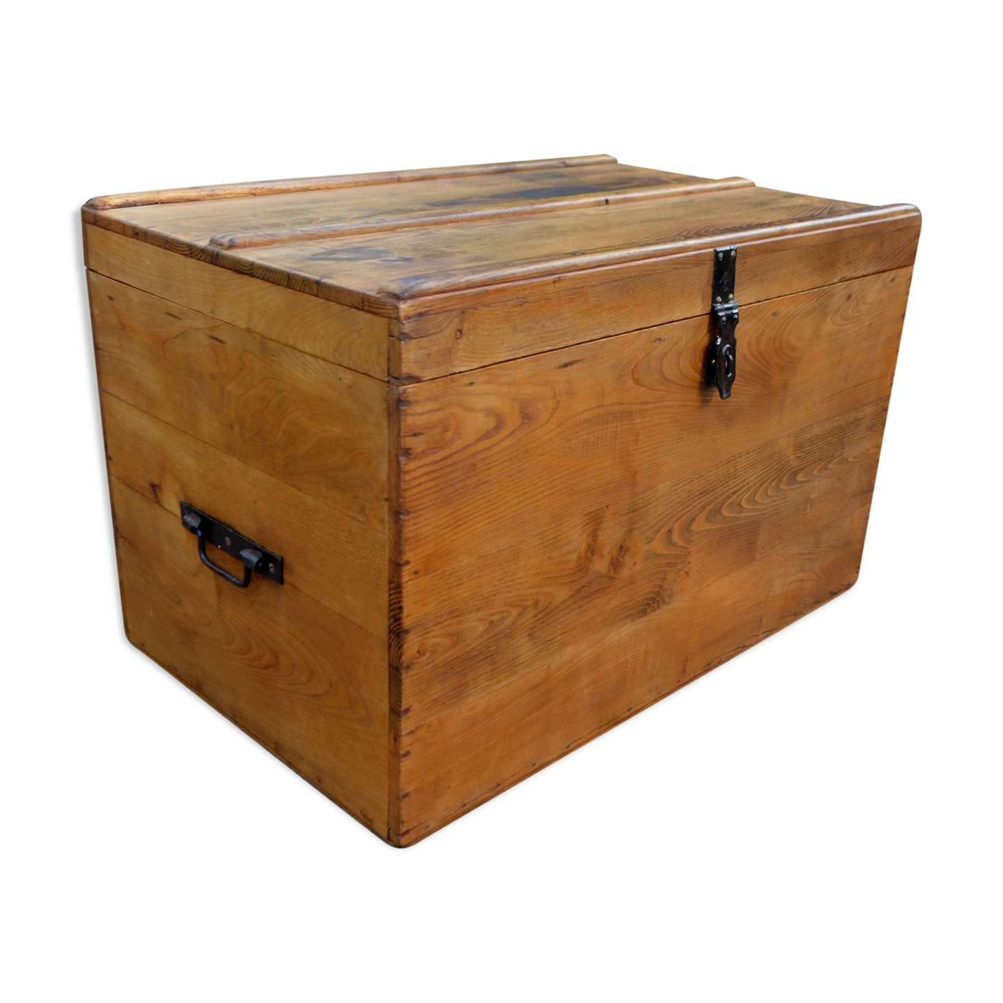 Large oak chest