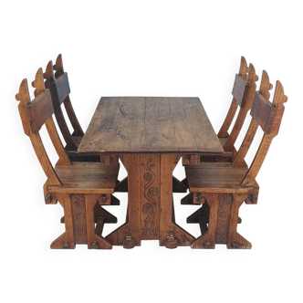 Ensemble table et 4 chaises montagnardes en chêne massif
