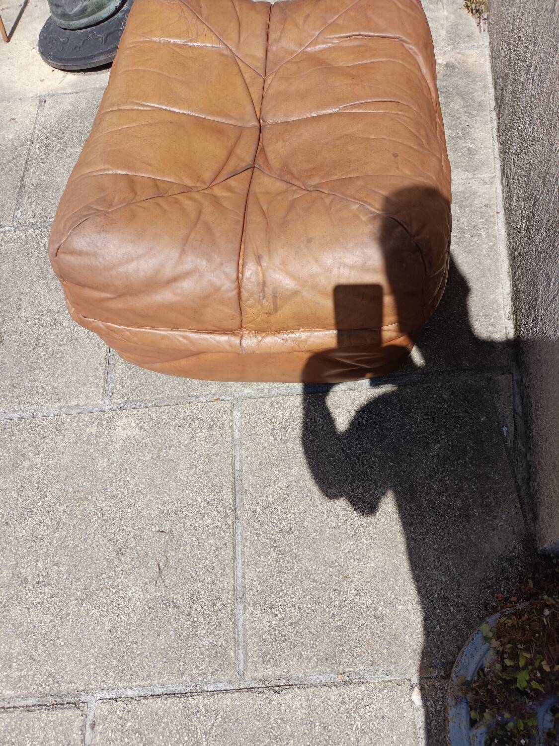 Vintage leather pouf